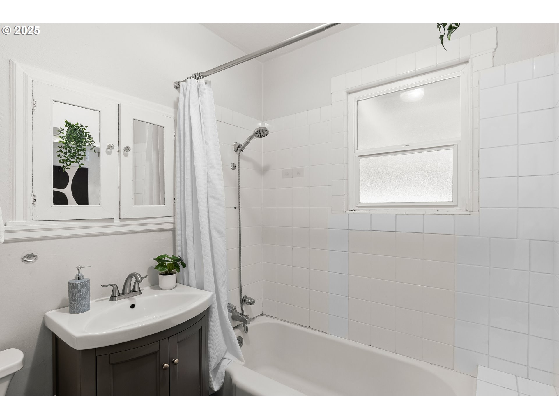 705 JACKSON ST, Oregon City