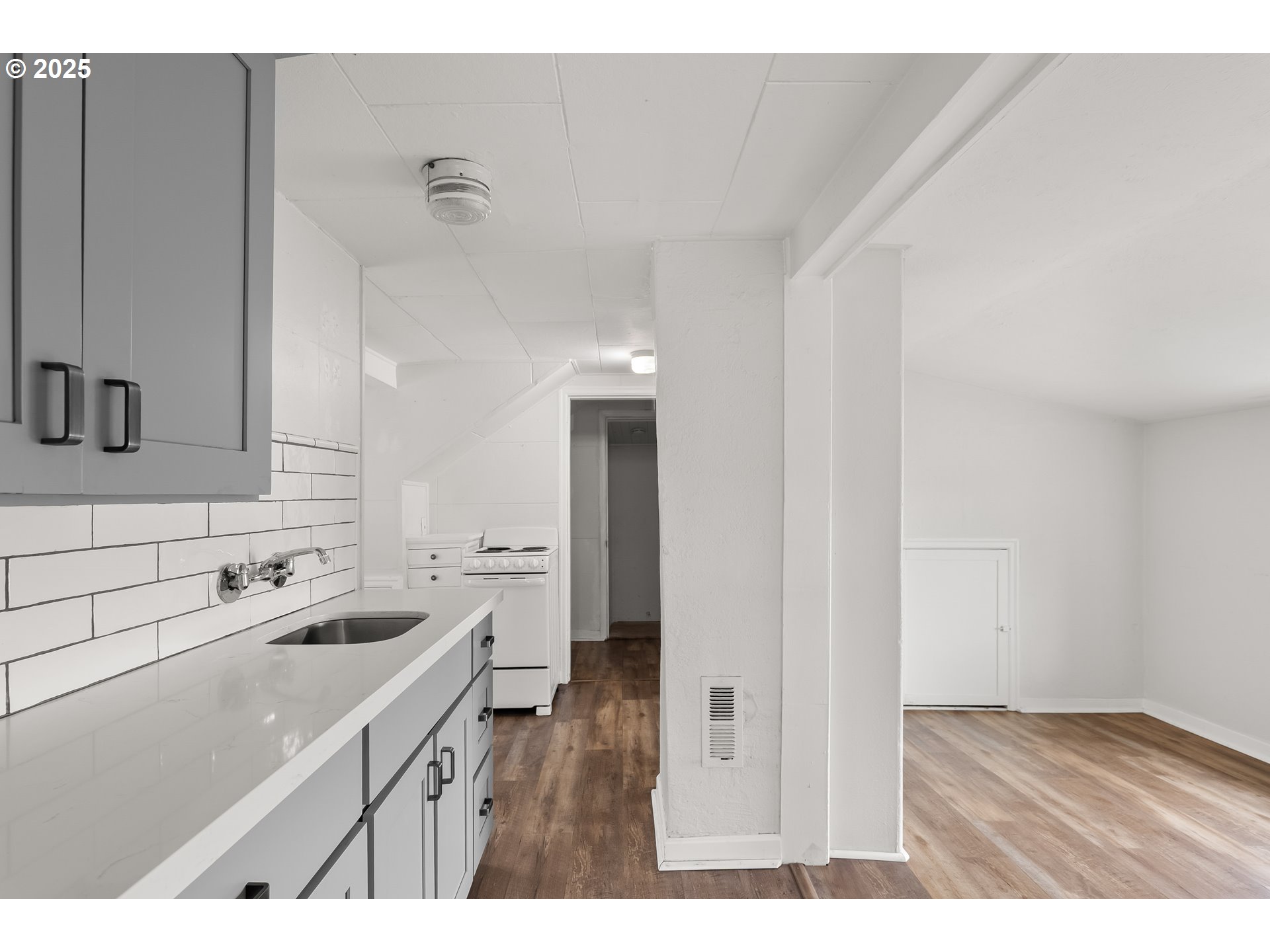 705 JACKSON ST, Oregon City