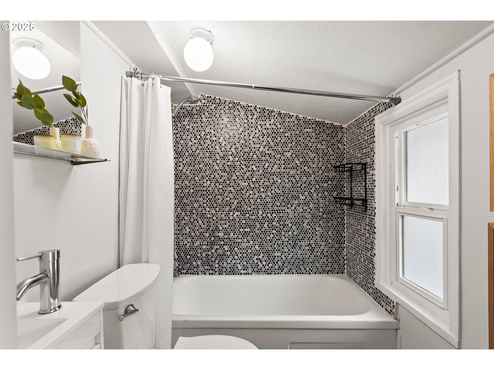 705 JACKSON ST, Oregon City