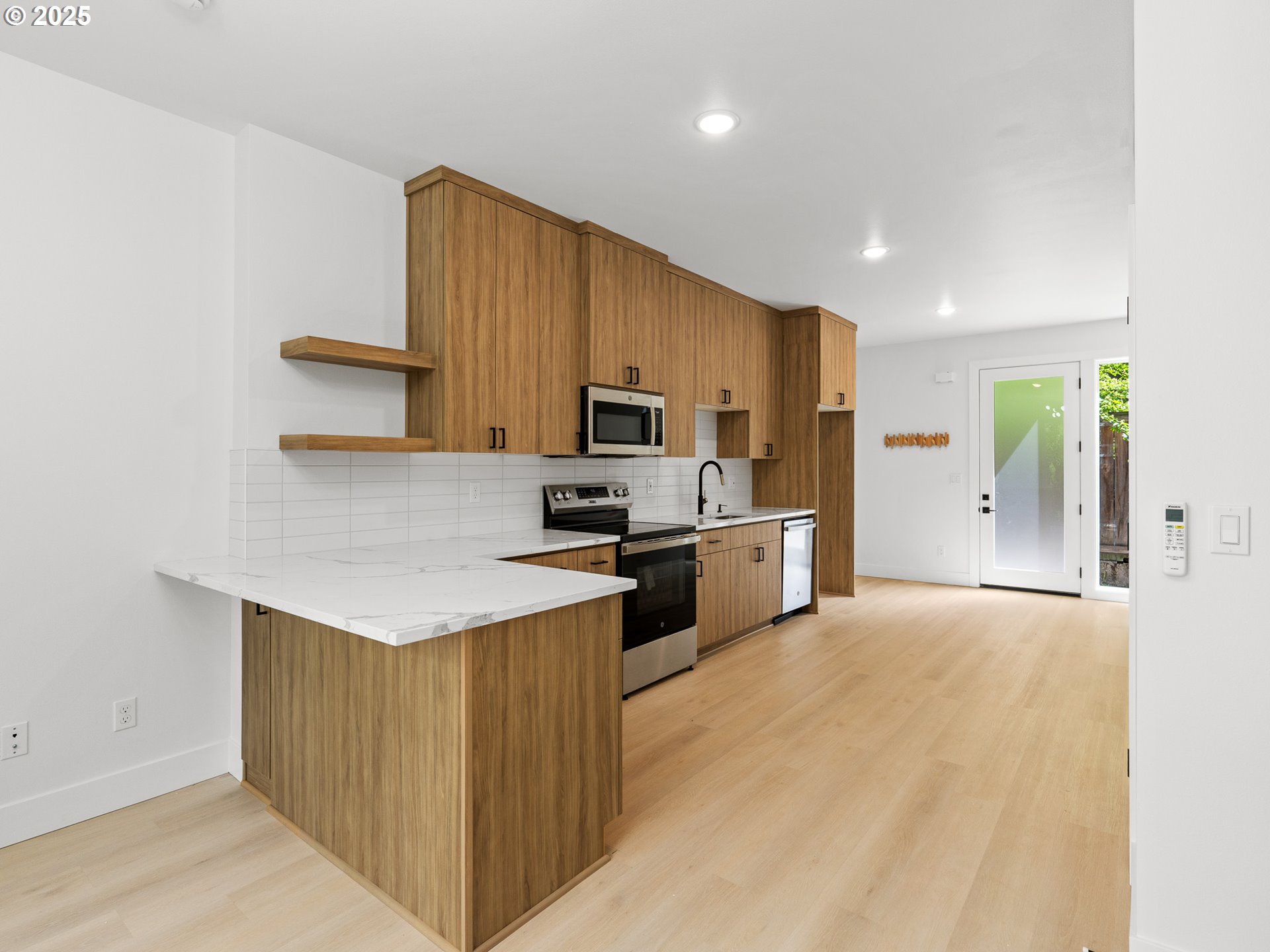 4960 SE Caruthers ST 6, Portland Unit: 6