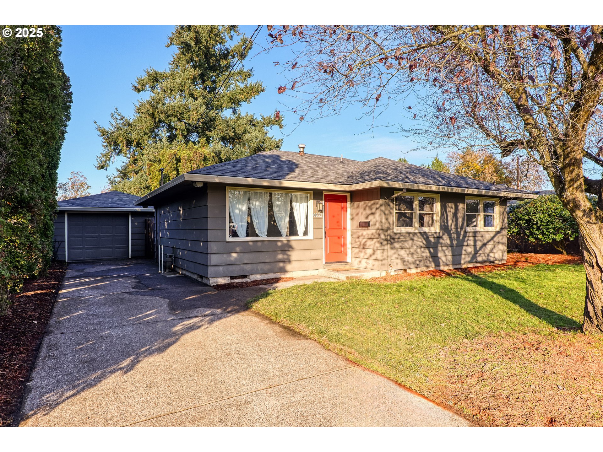 6633 SE REEDWAY ST