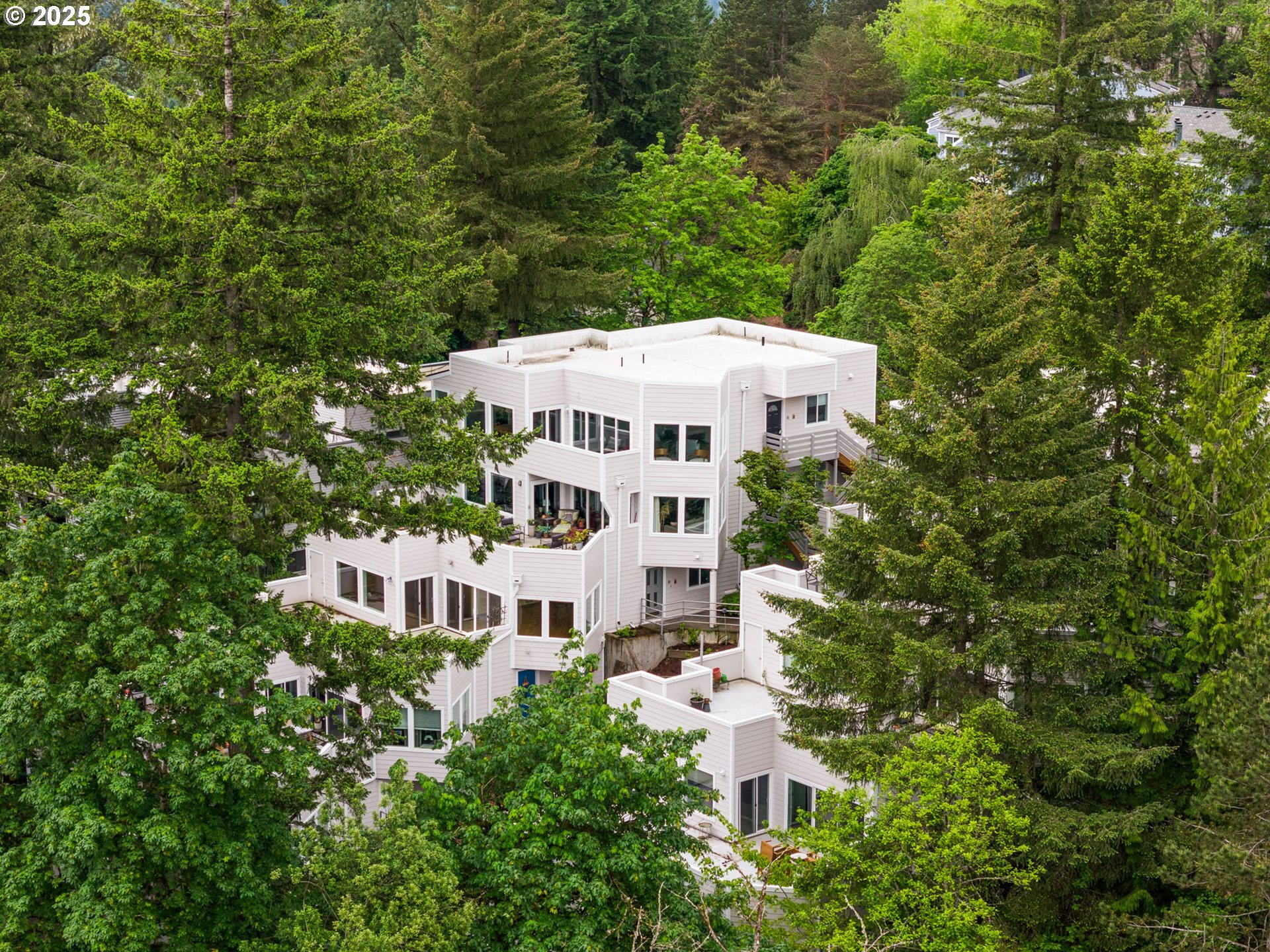 48 EAGLE CREST DR 4A