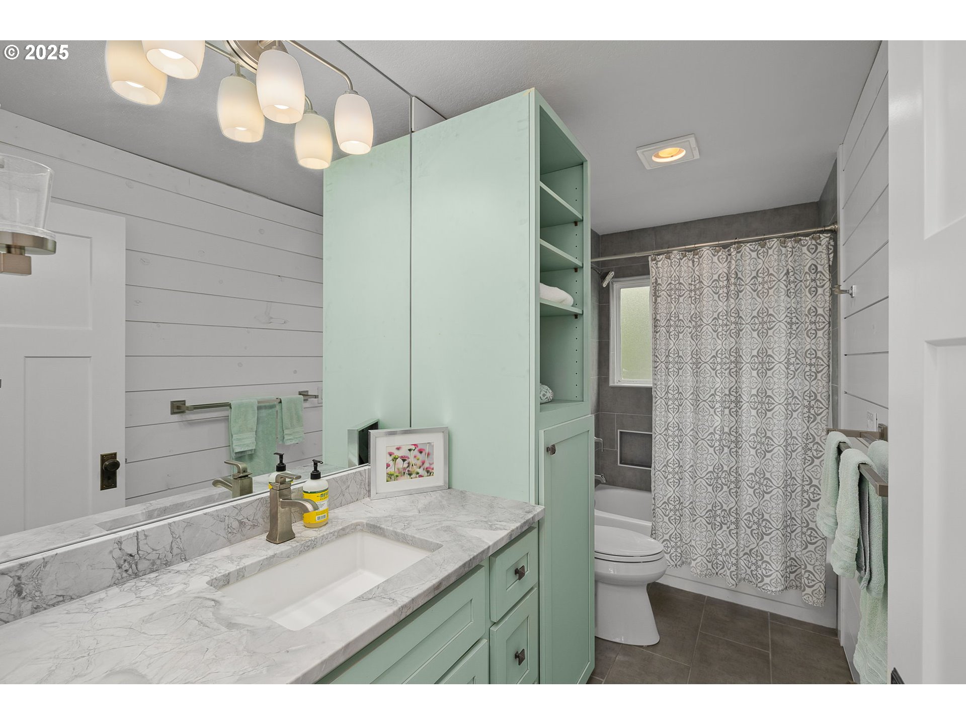 48 EAGLE CREST DR 4A