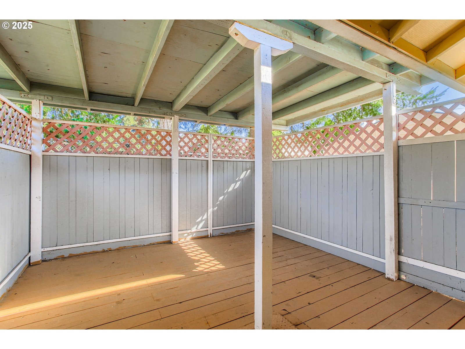 16305 SE STERLING CIR