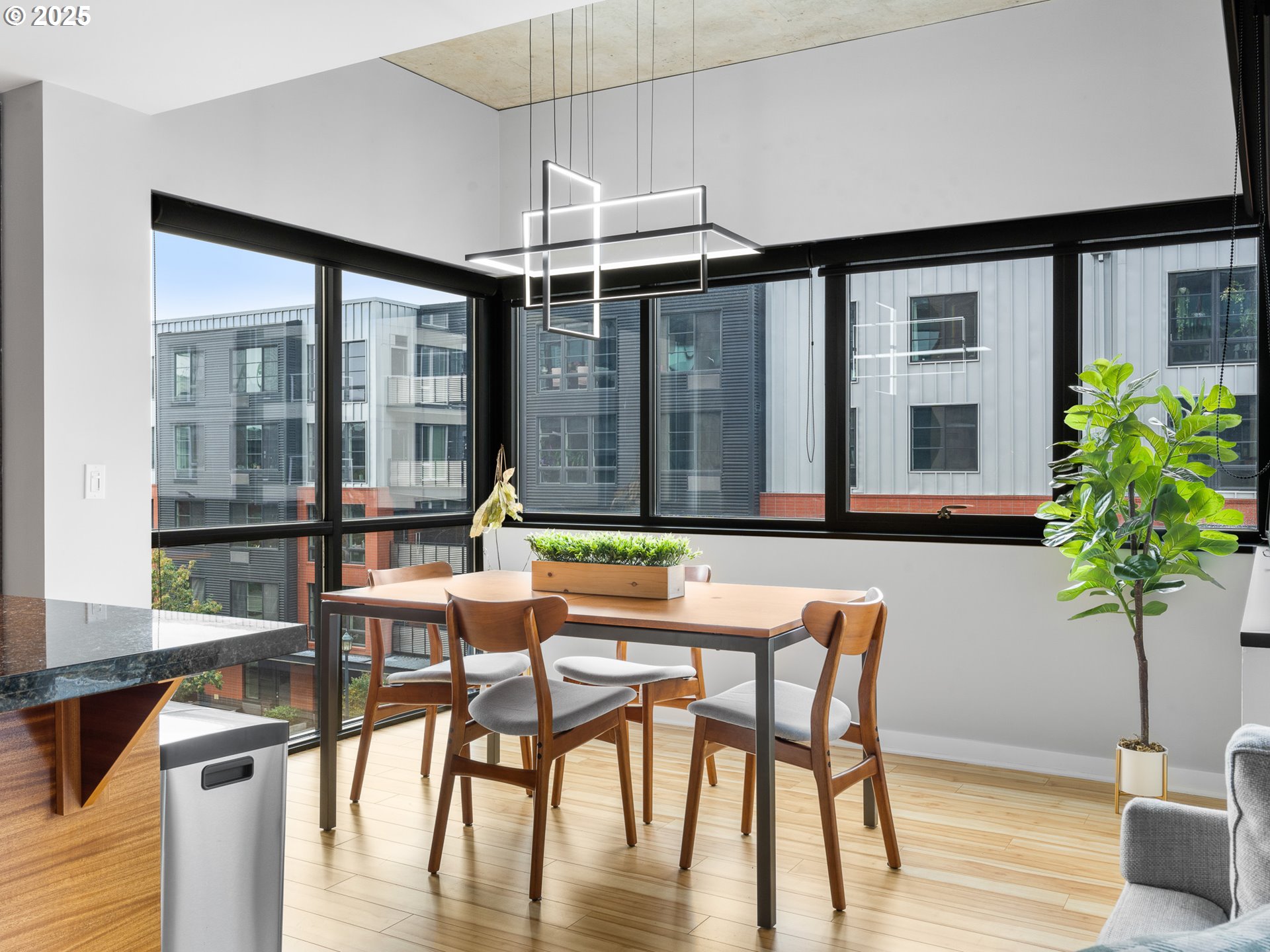 1830 NW RIVERSCAPE ST