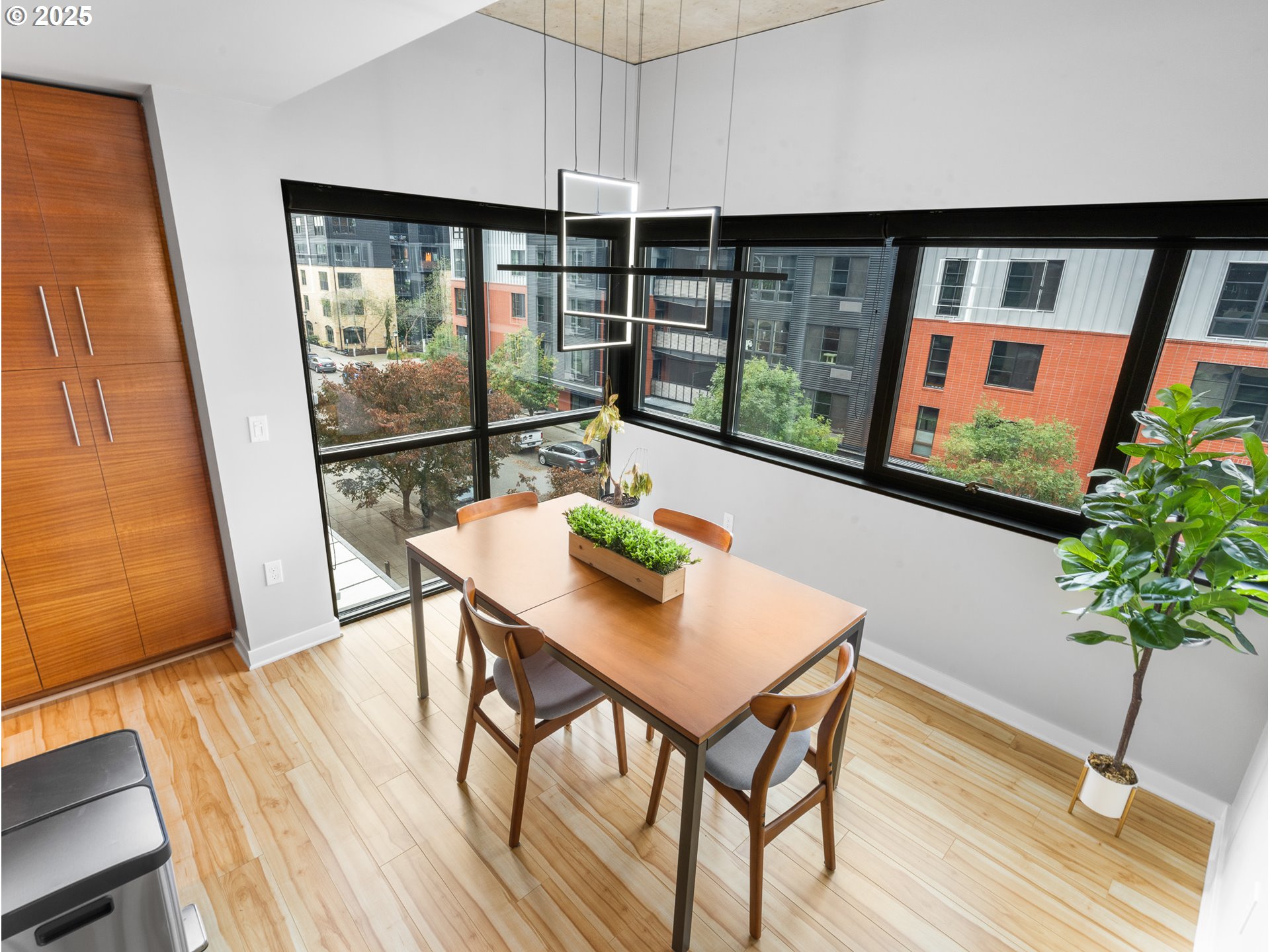 1830 NW RIVERSCAPE ST