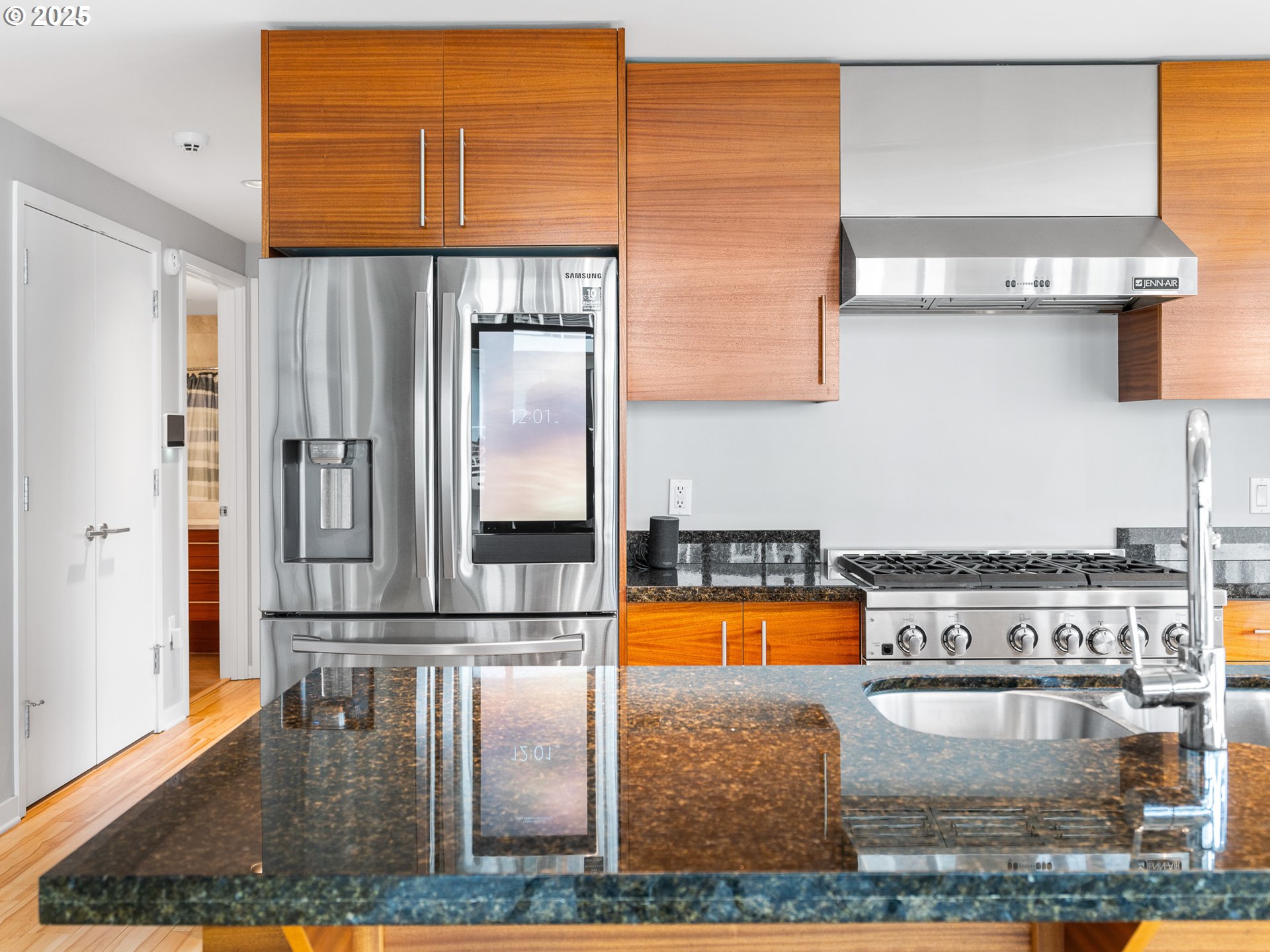 1830 NW RIVERSCAPE ST