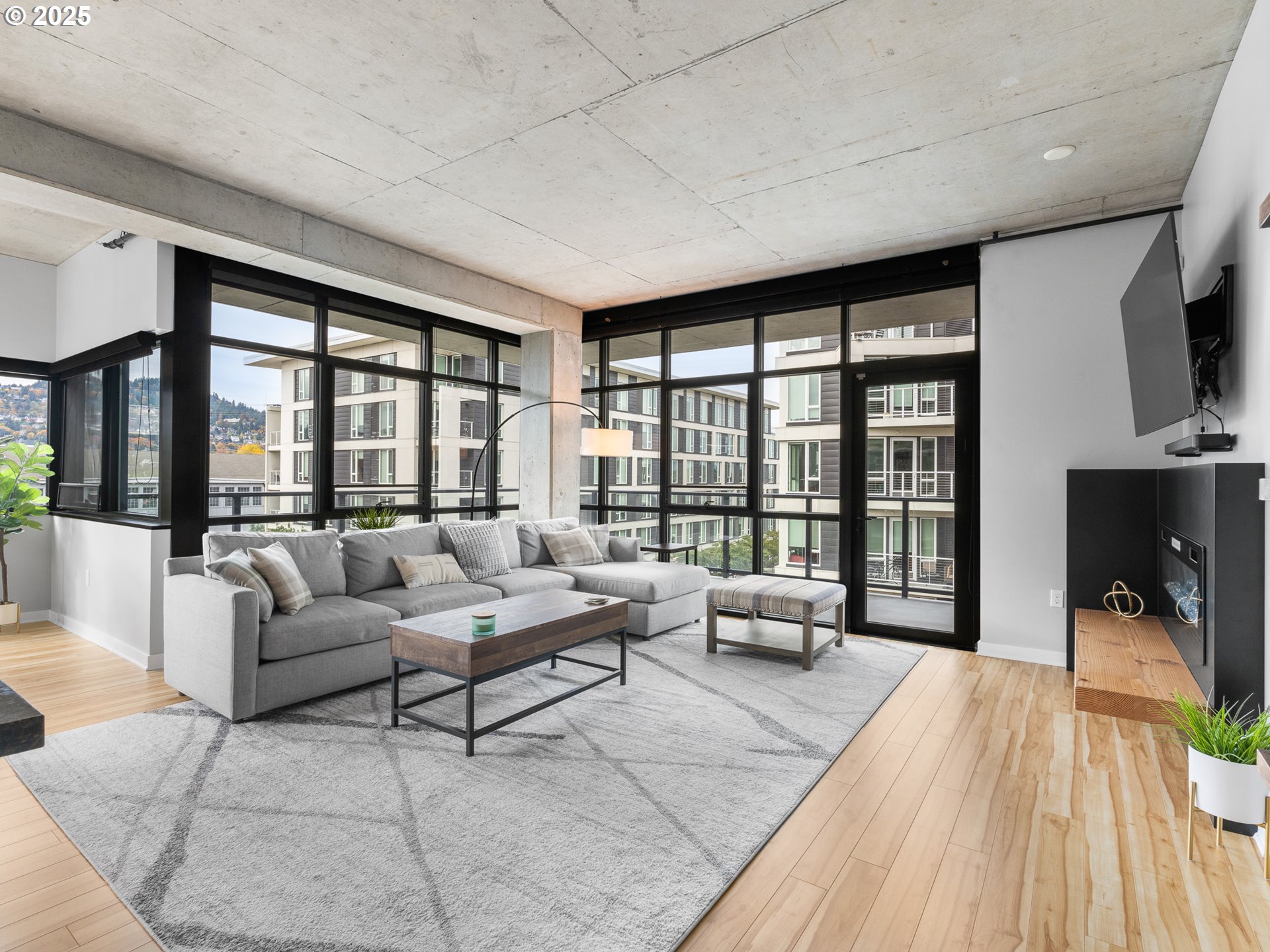 1830 NW RIVERSCAPE ST