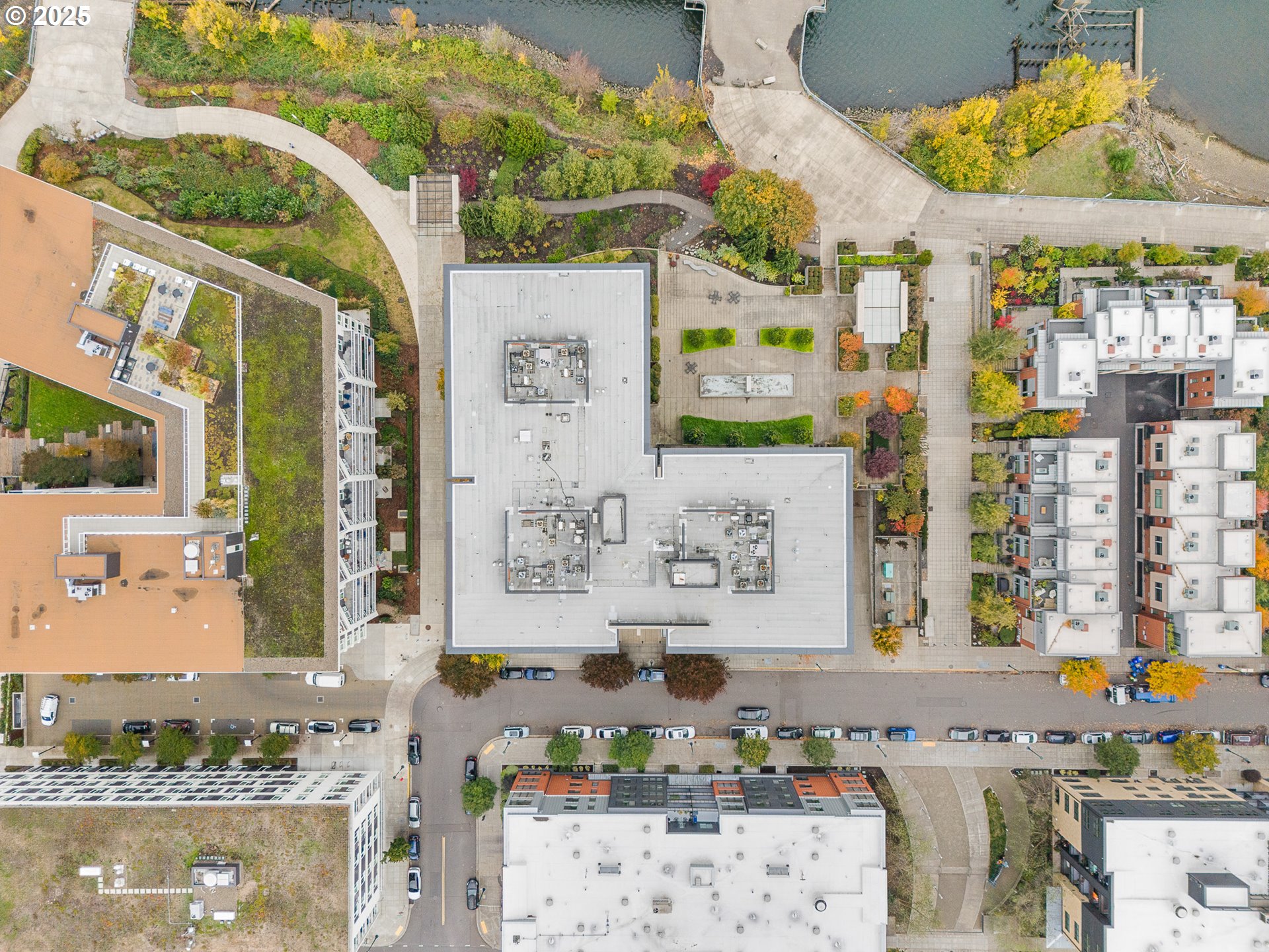 1830 NW RIVERSCAPE ST