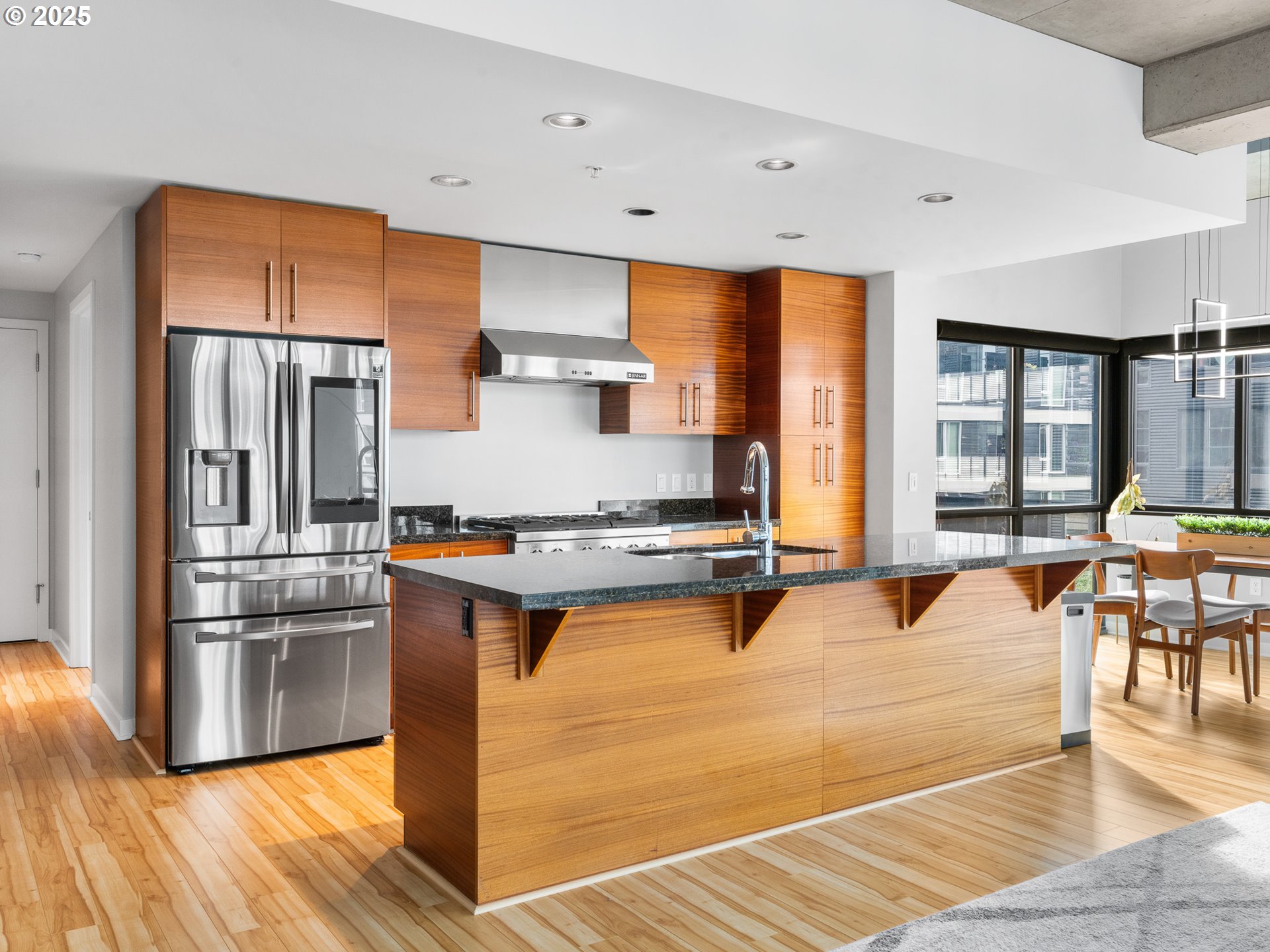 1830 NW RIVERSCAPE ST