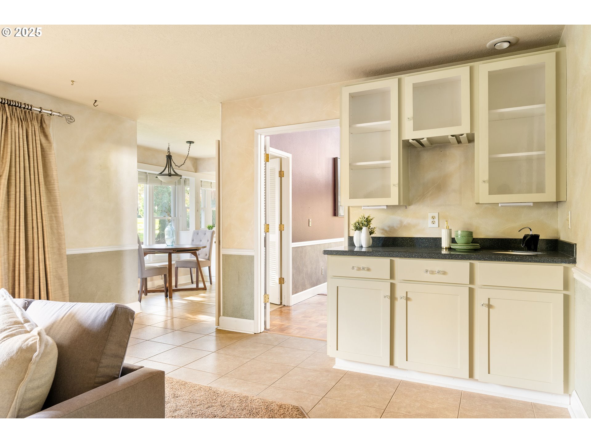 4415 NW NESKOWIN AVE