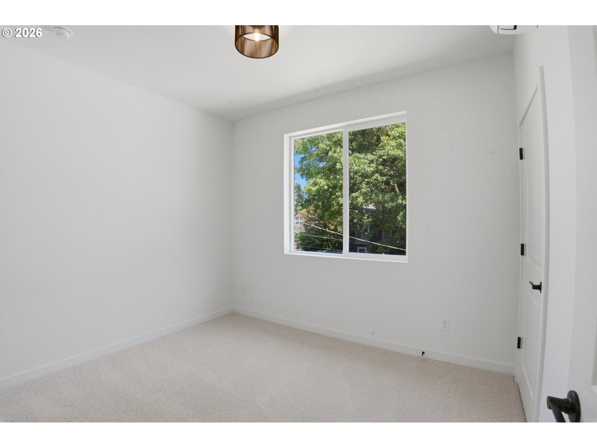 6185 N Albina AVE 3