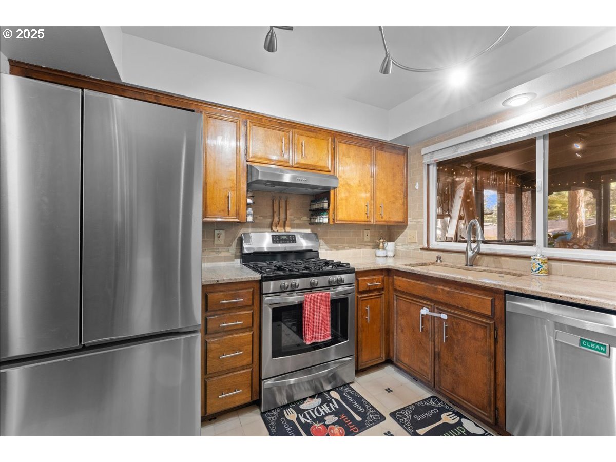 7240 SW 28TH CT, Beaverton