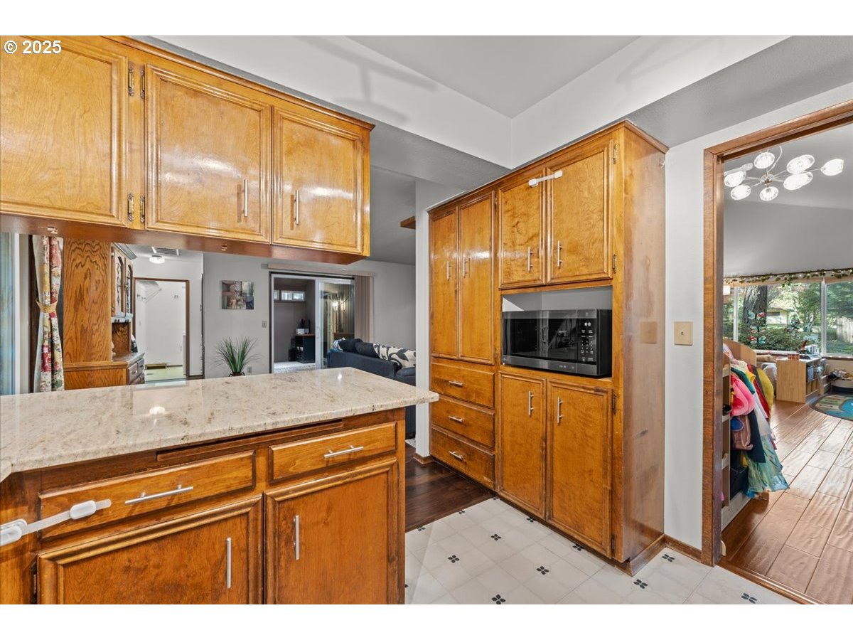 7240 SW 28TH CT, Beaverton