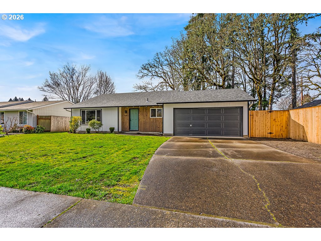 643 SE 40TH CT