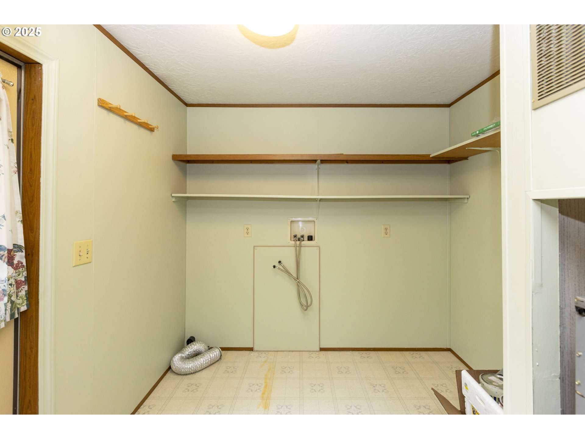 3203 SE VINEYARD RD 6