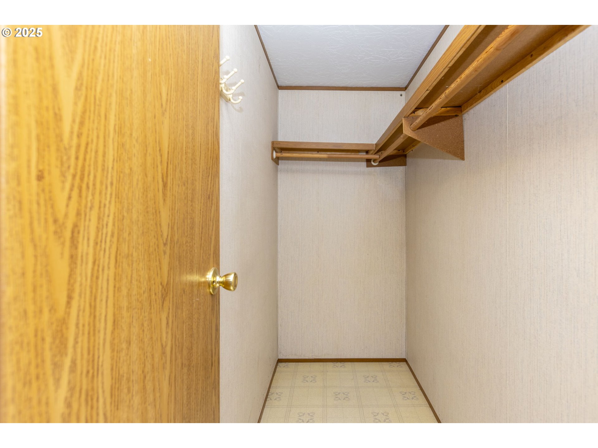 3203 SE VINEYARD RD 6