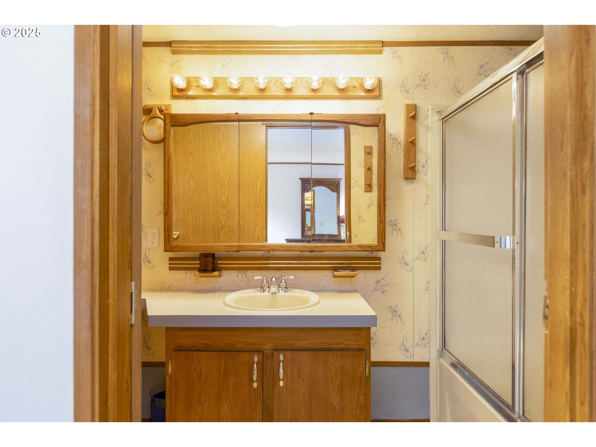 3203 SE VINEYARD RD 6