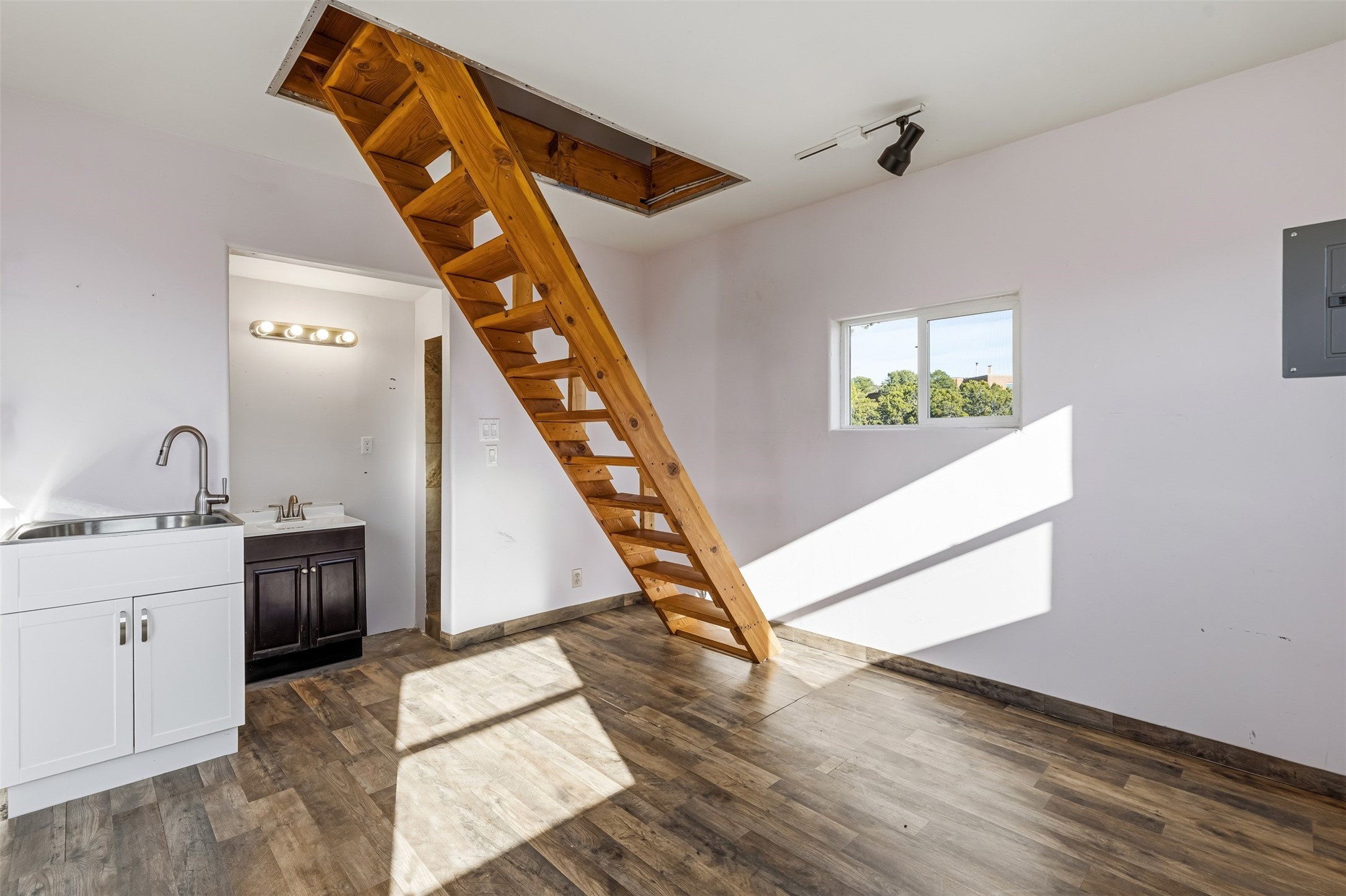 21B Sudeste Place