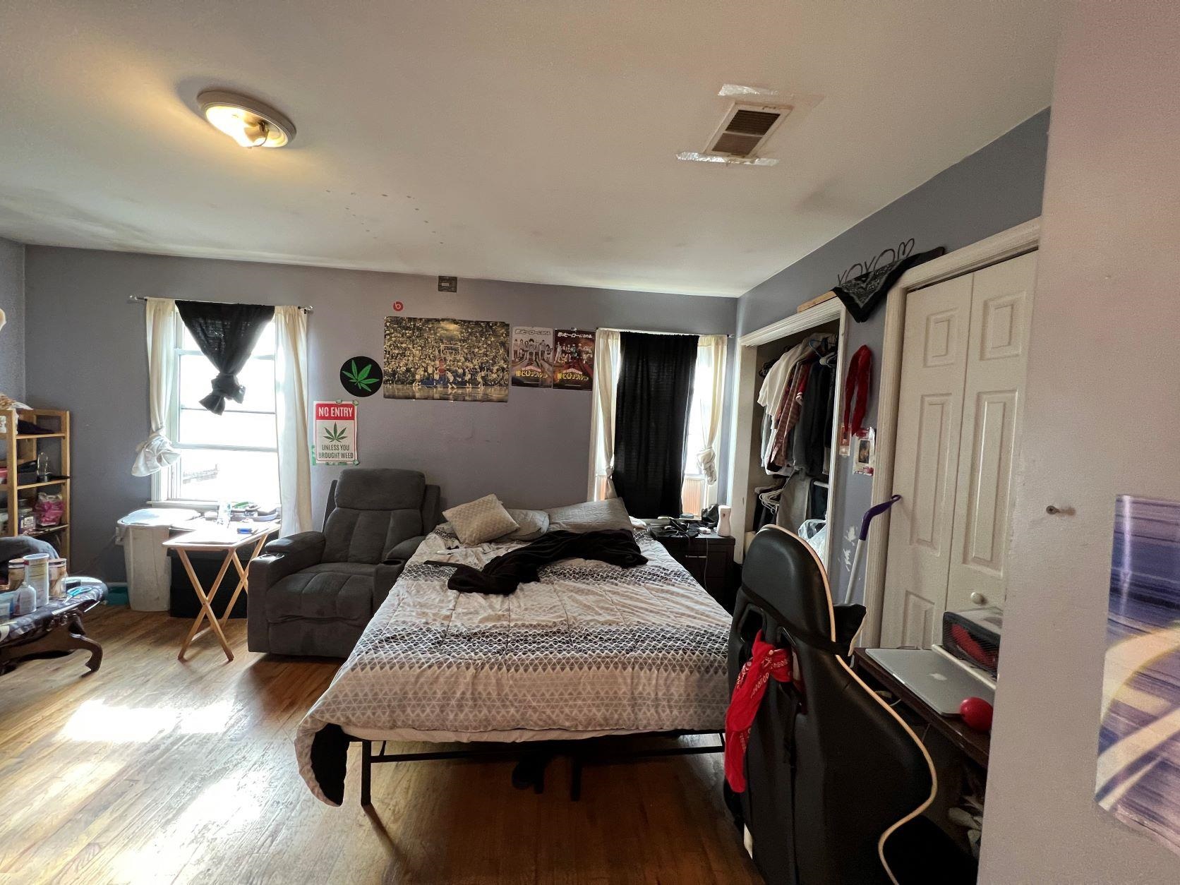 135 OXFORD AVE