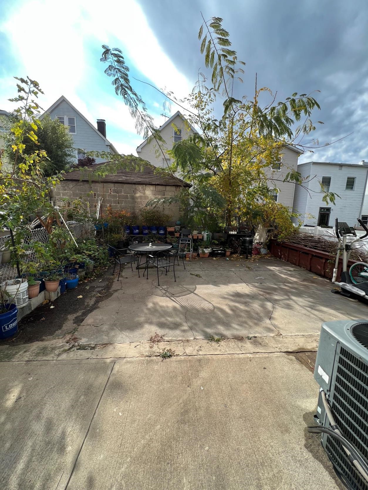 135 OXFORD AVE