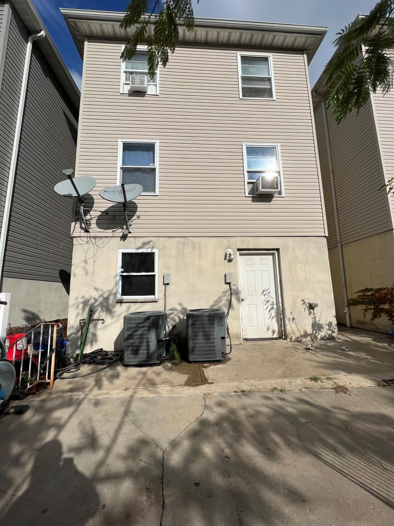 135 OXFORD AVE