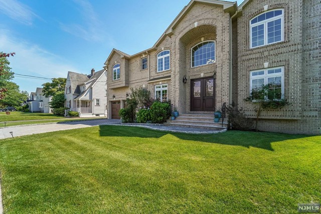 4 Holland Avenue