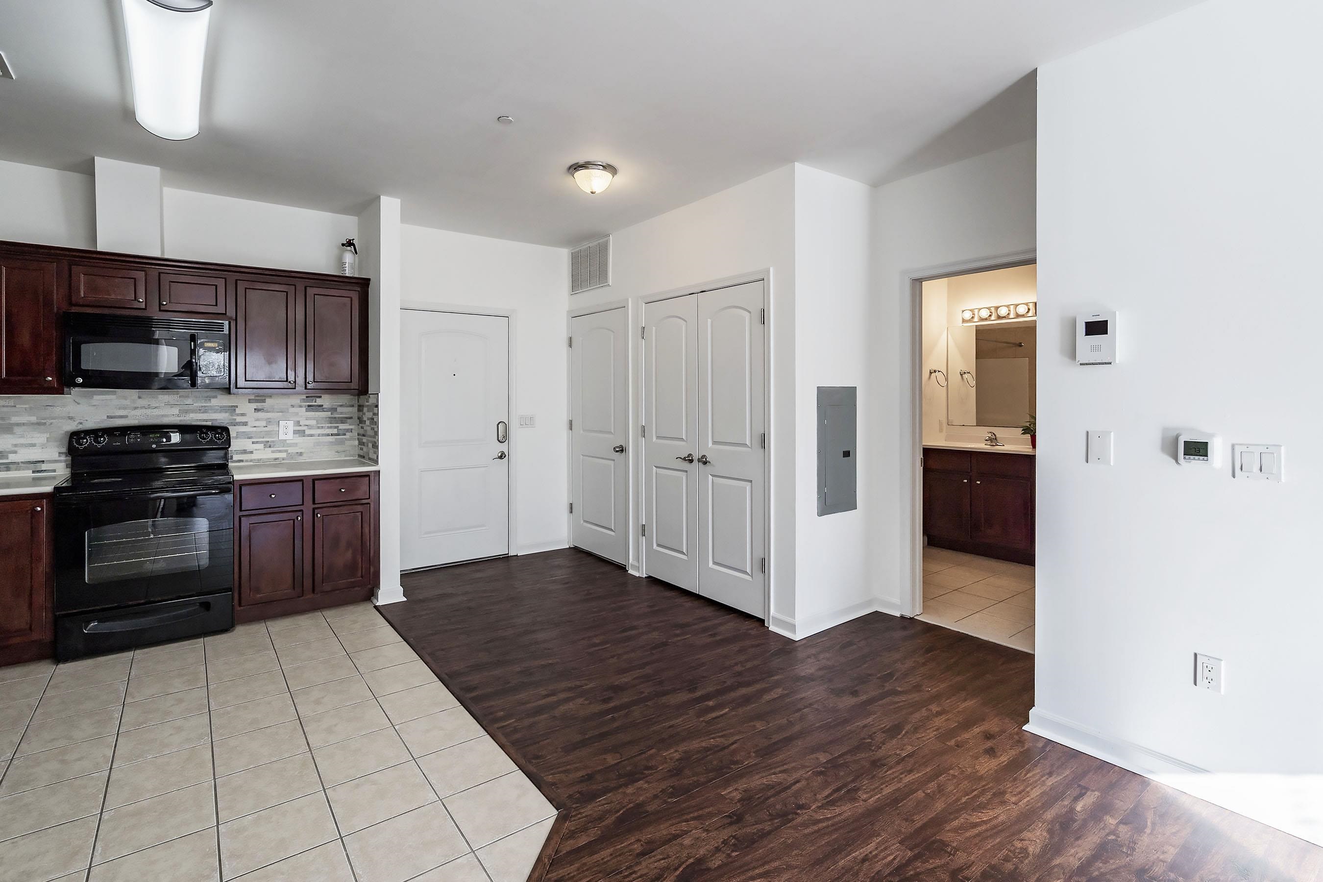 5808 WASHINGTON ST Unit 407