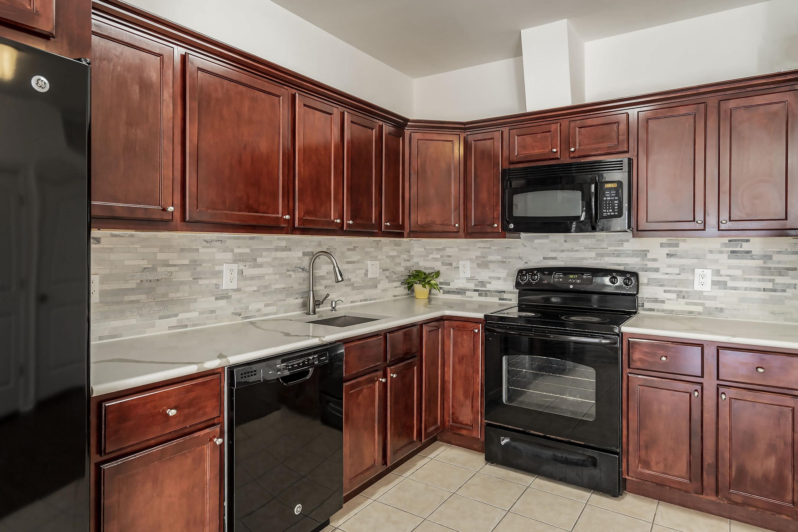 5808 WASHINGTON ST Unit 407