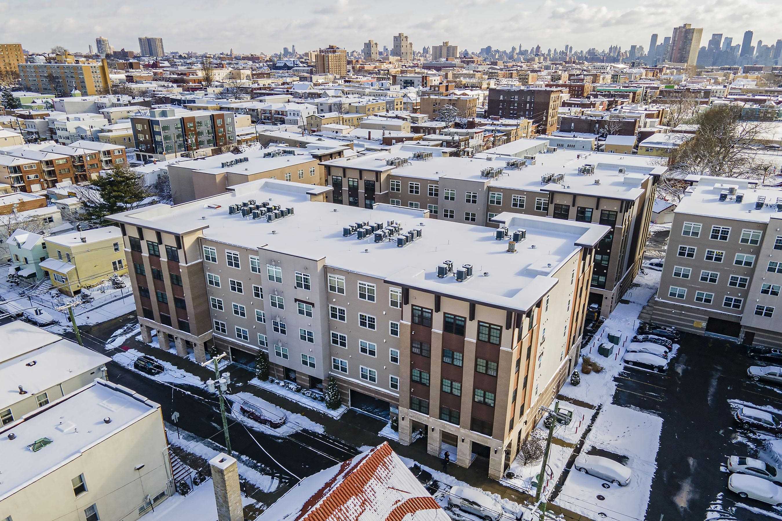 5808 WASHINGTON ST Unit 407