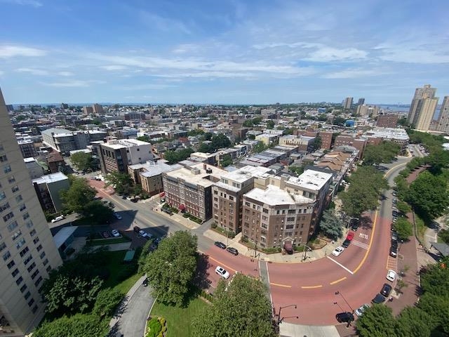 6050 BLVD EAST Unit 20F