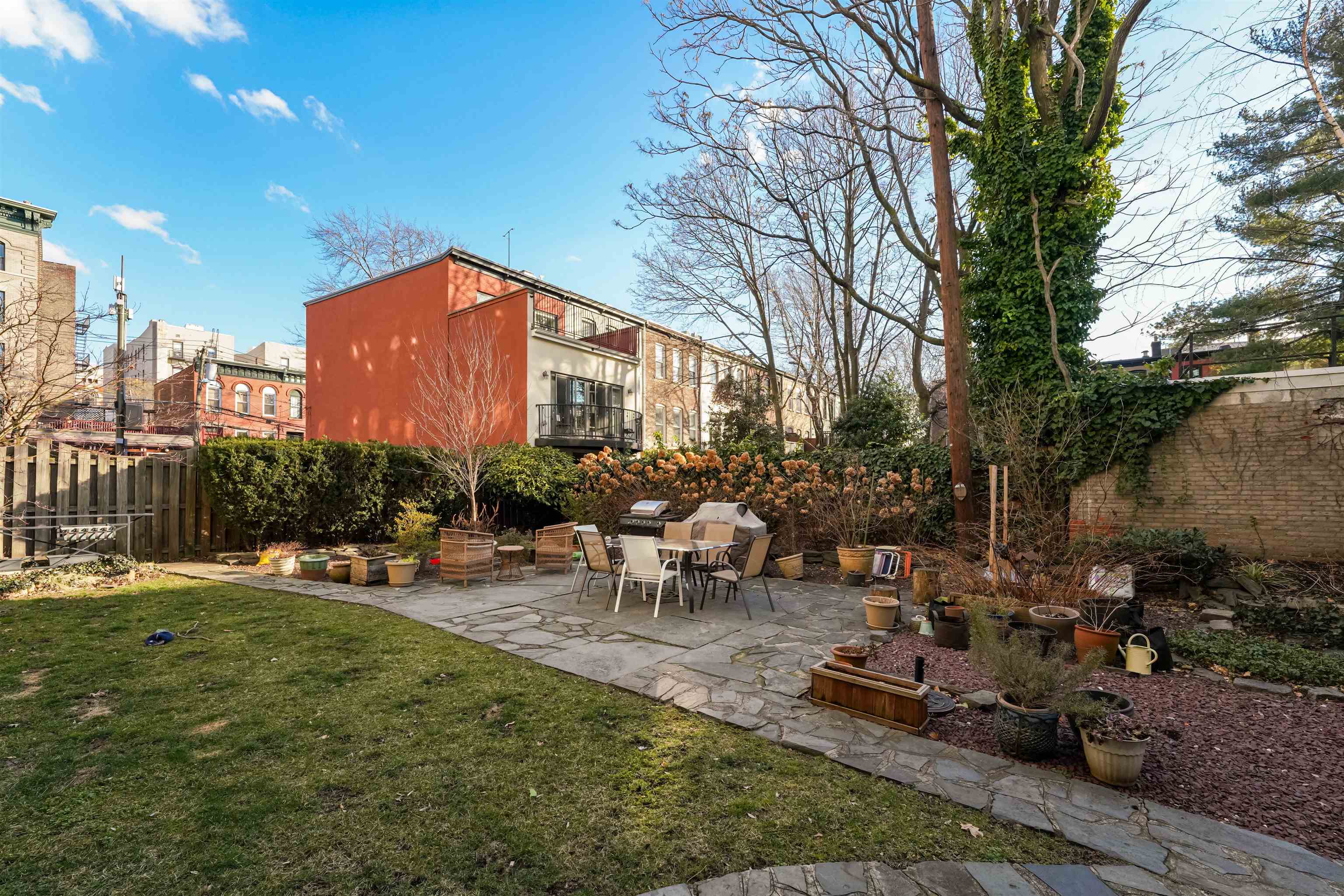 205 14TH ST Unit 4L