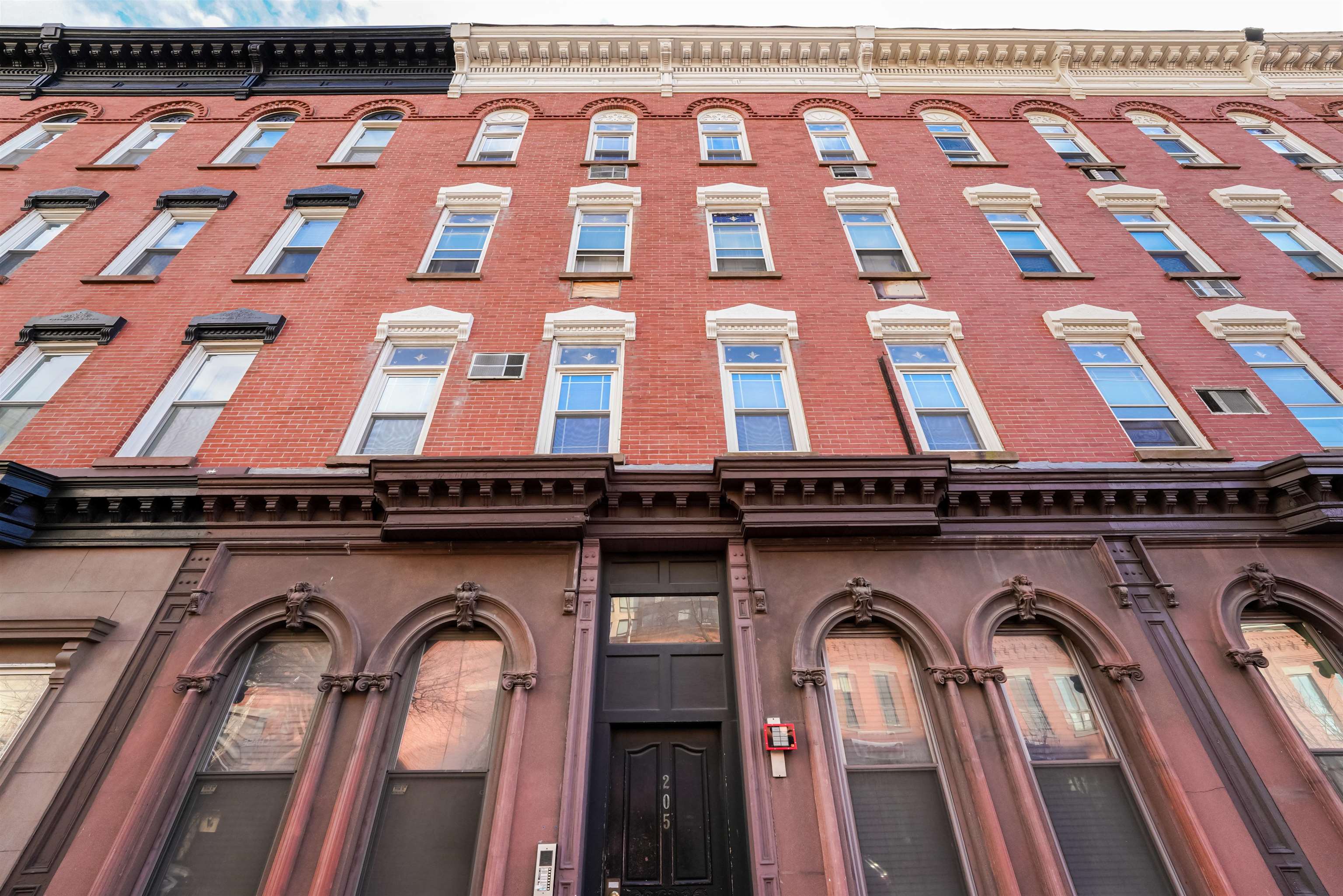 205 14TH ST Unit 4L