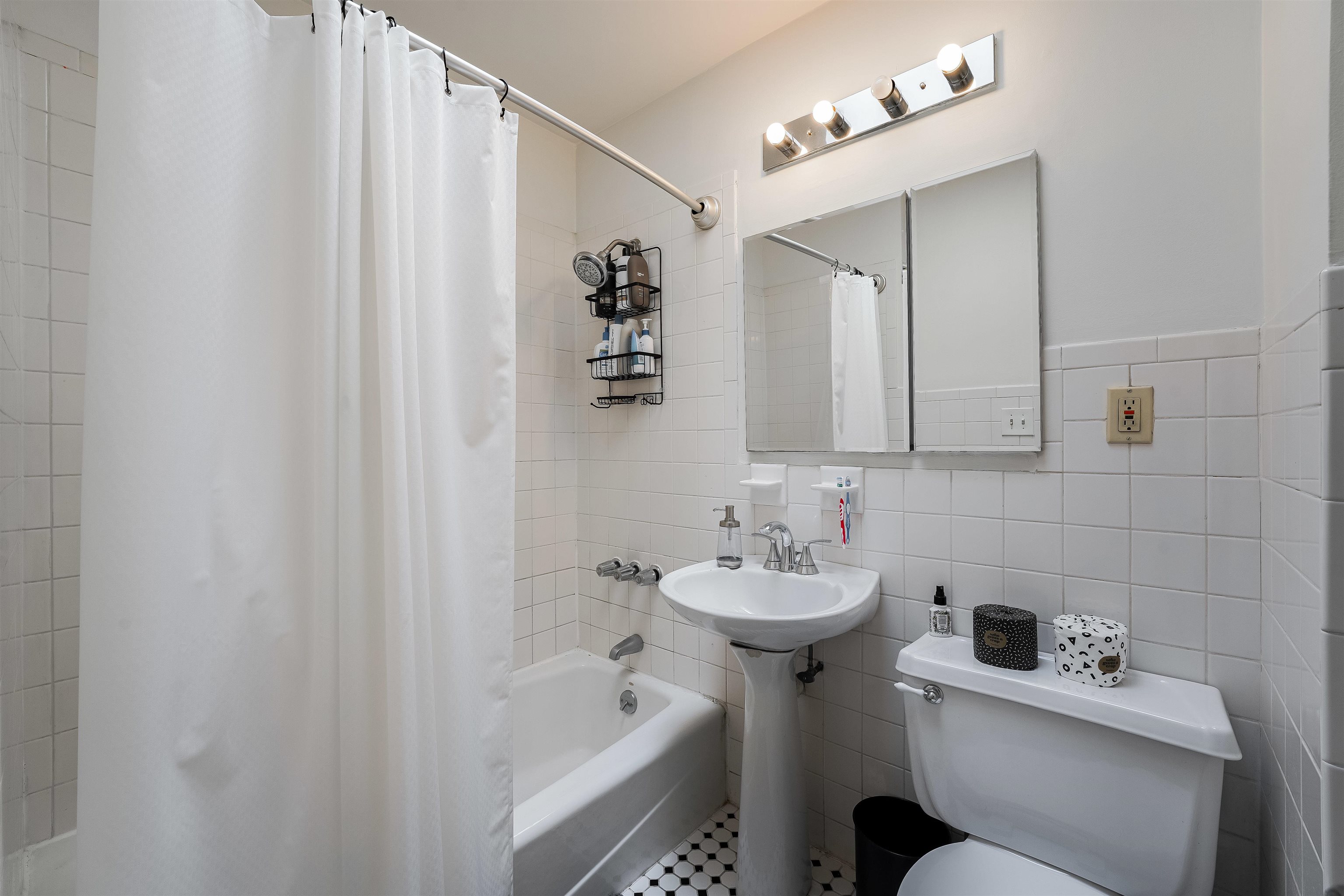 205 14TH ST Unit 4L
