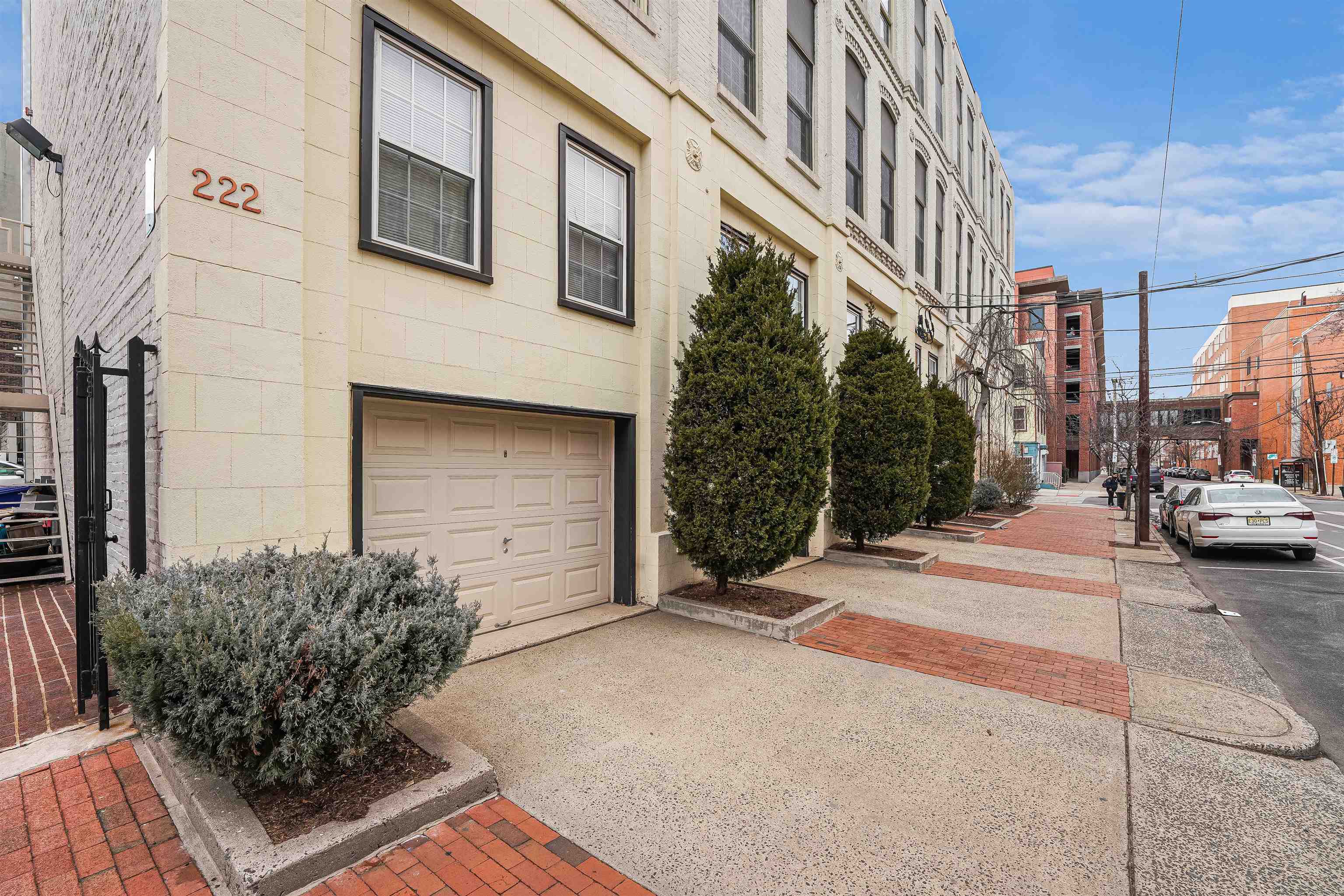 222 CLINTON ST Unit 19