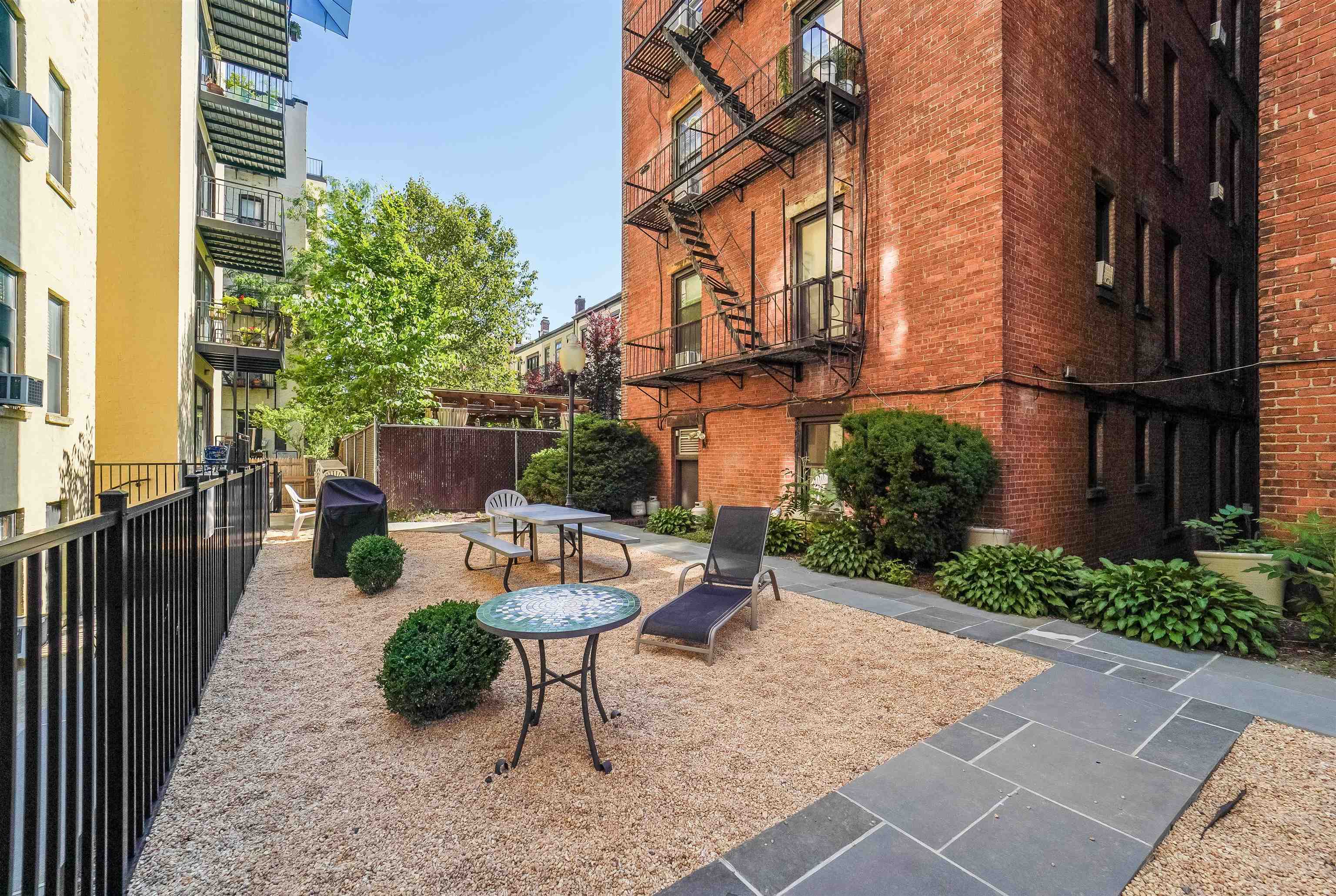 1115 WILLOW AVE Unit 102