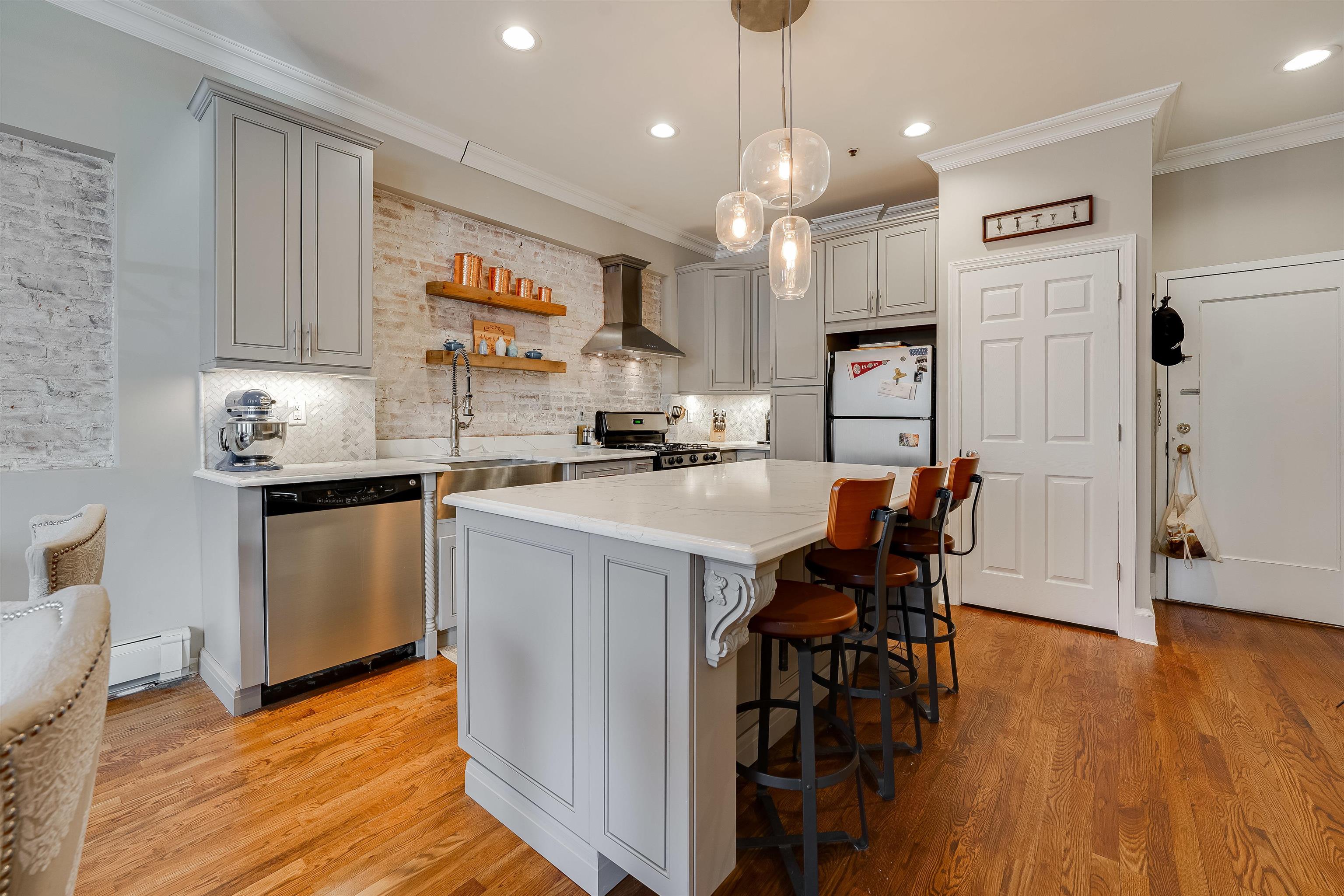 1115 WILLOW AVE Unit 102