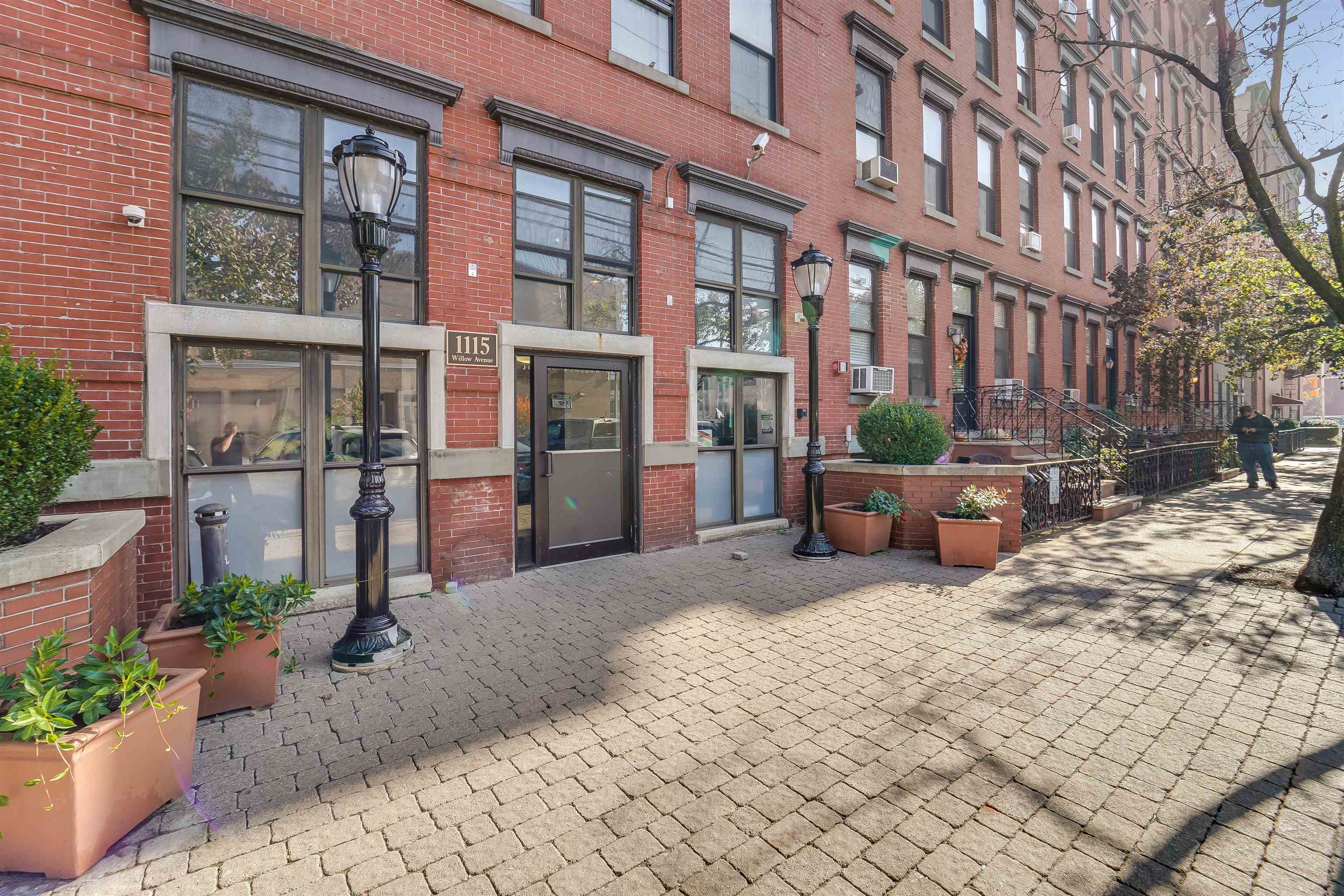 1115 WILLOW AVE Unit 102
