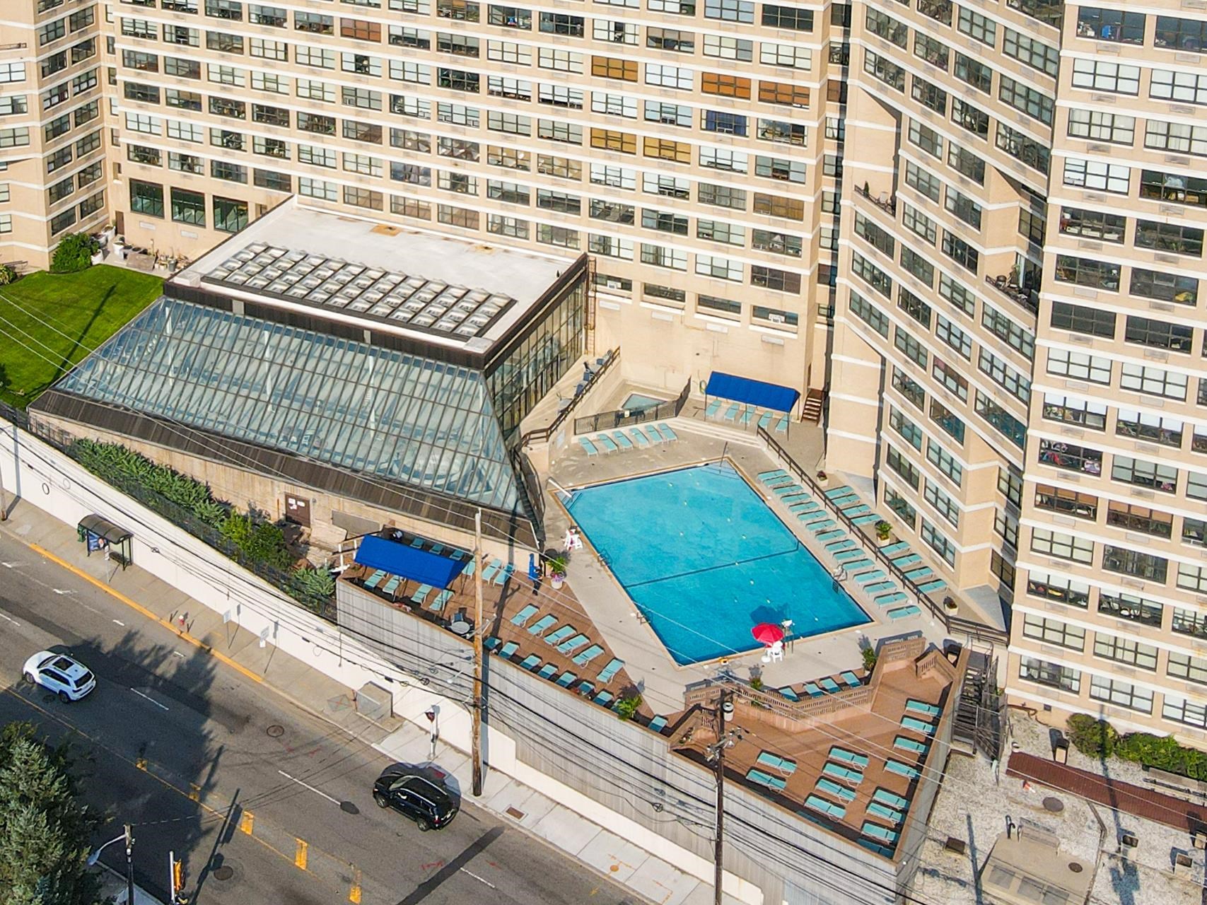 7002 BLVD EAST Unit 24H