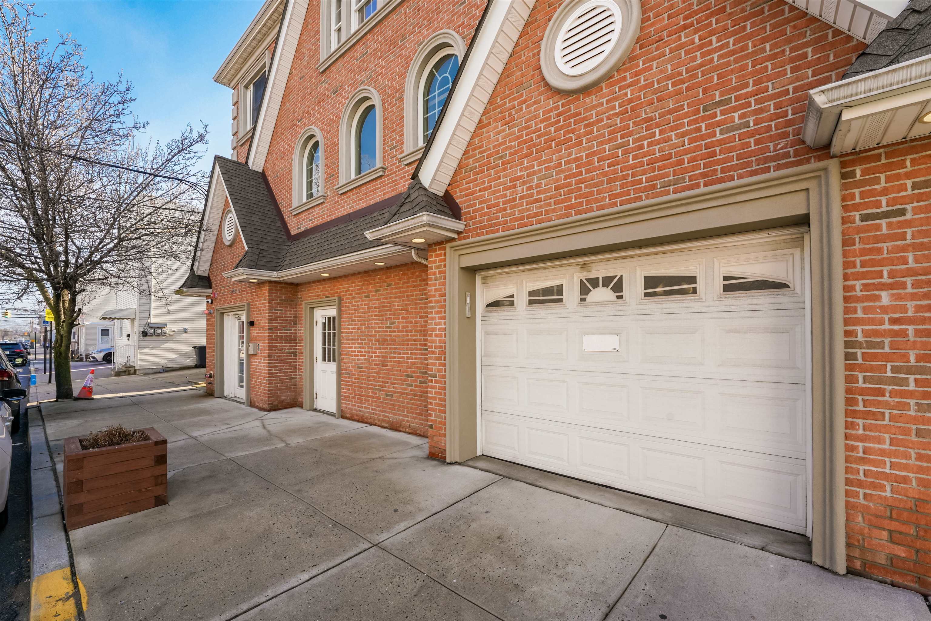 6708 JACKSON ST Unit 4
