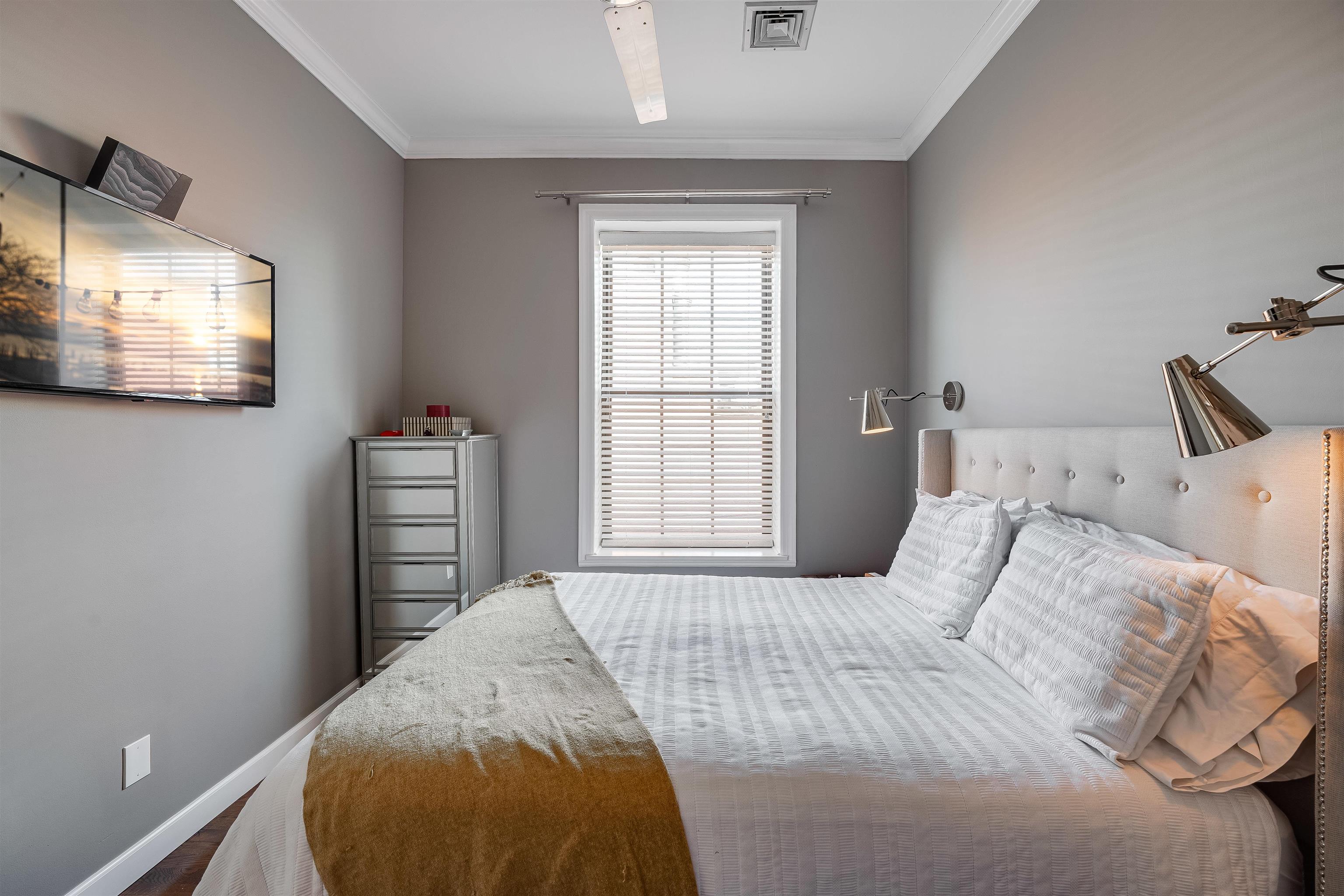 1015 GRAND ST Unit 5C