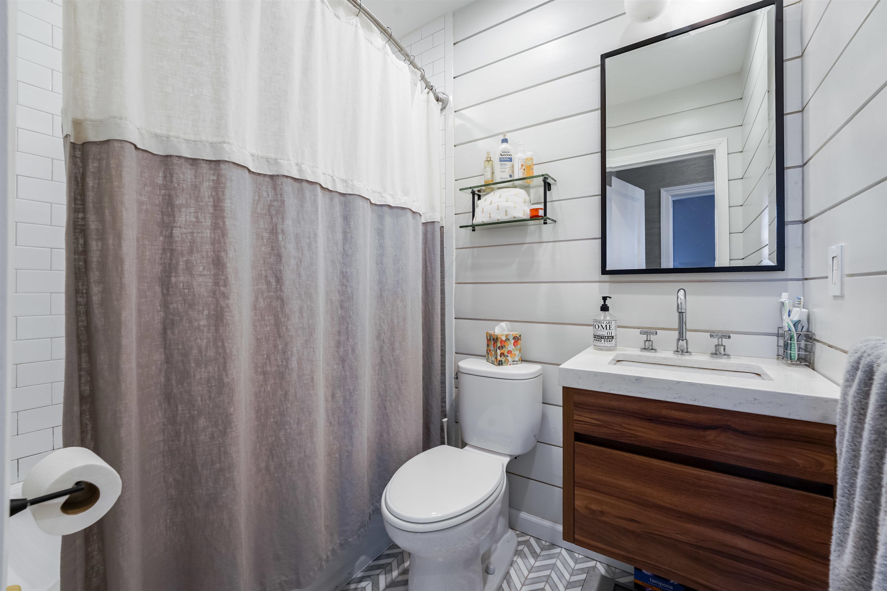 1015 GRAND ST Unit 5C