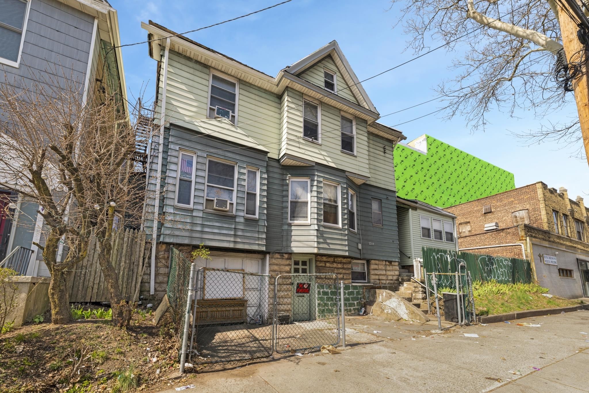 2249 KENNEDY BLVD
