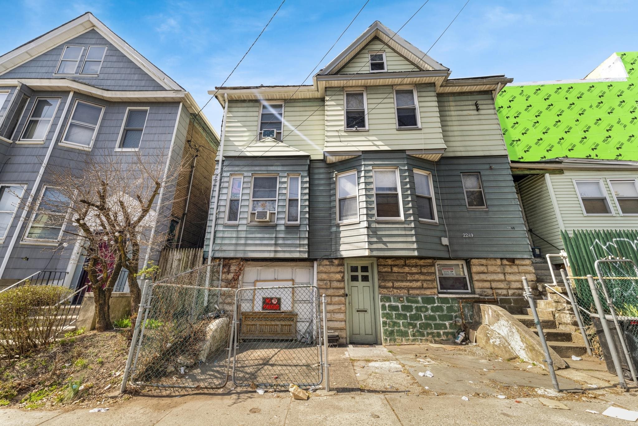 2249 KENNEDY BLVD