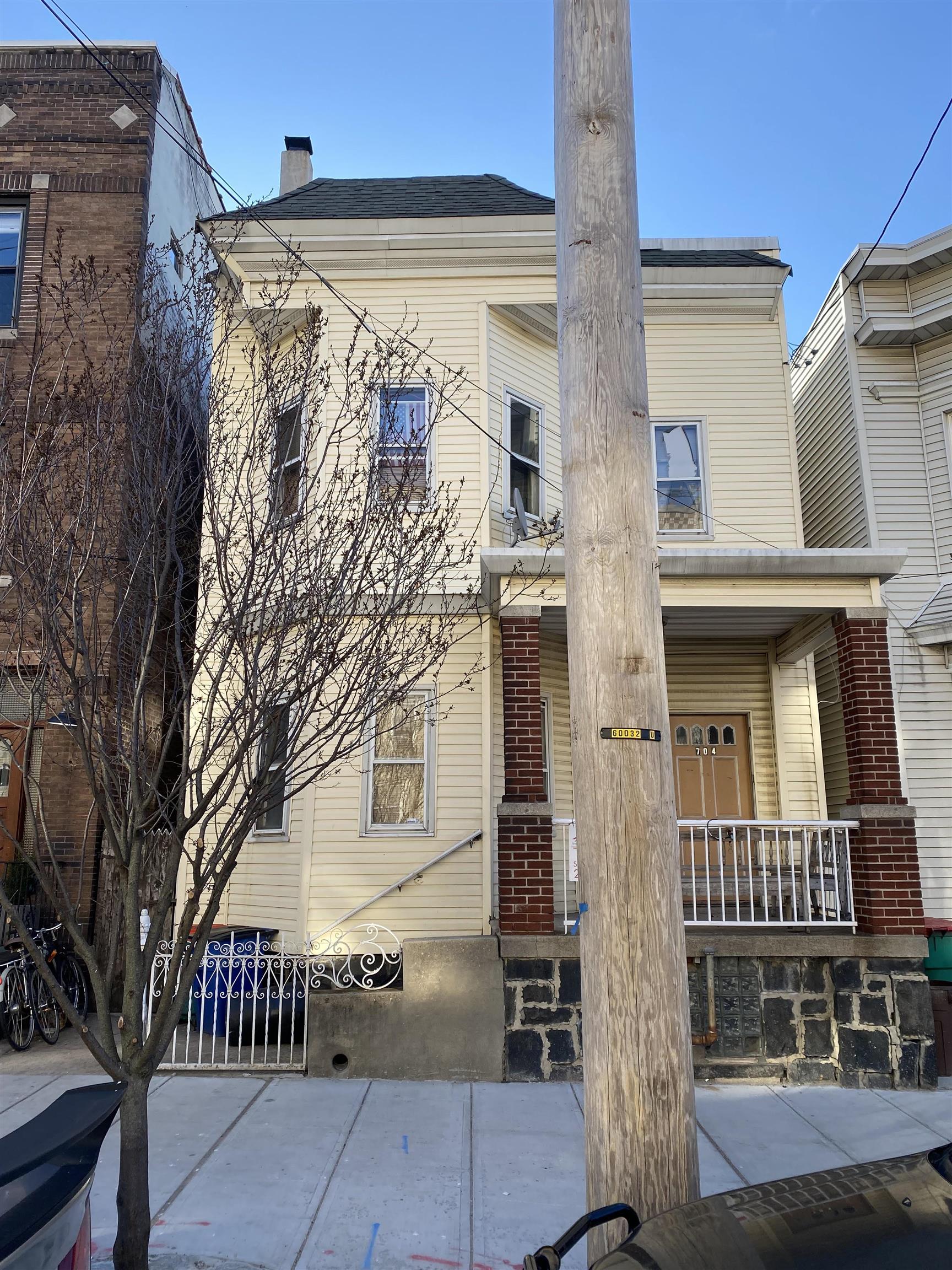 704 PALISADE AVE