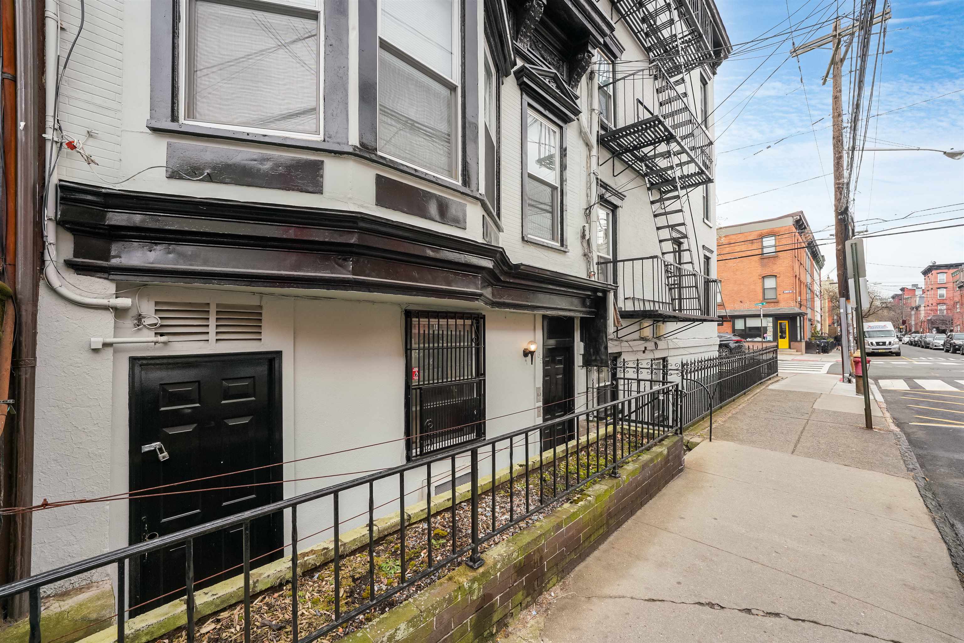 165 7TH ST Unit 2E