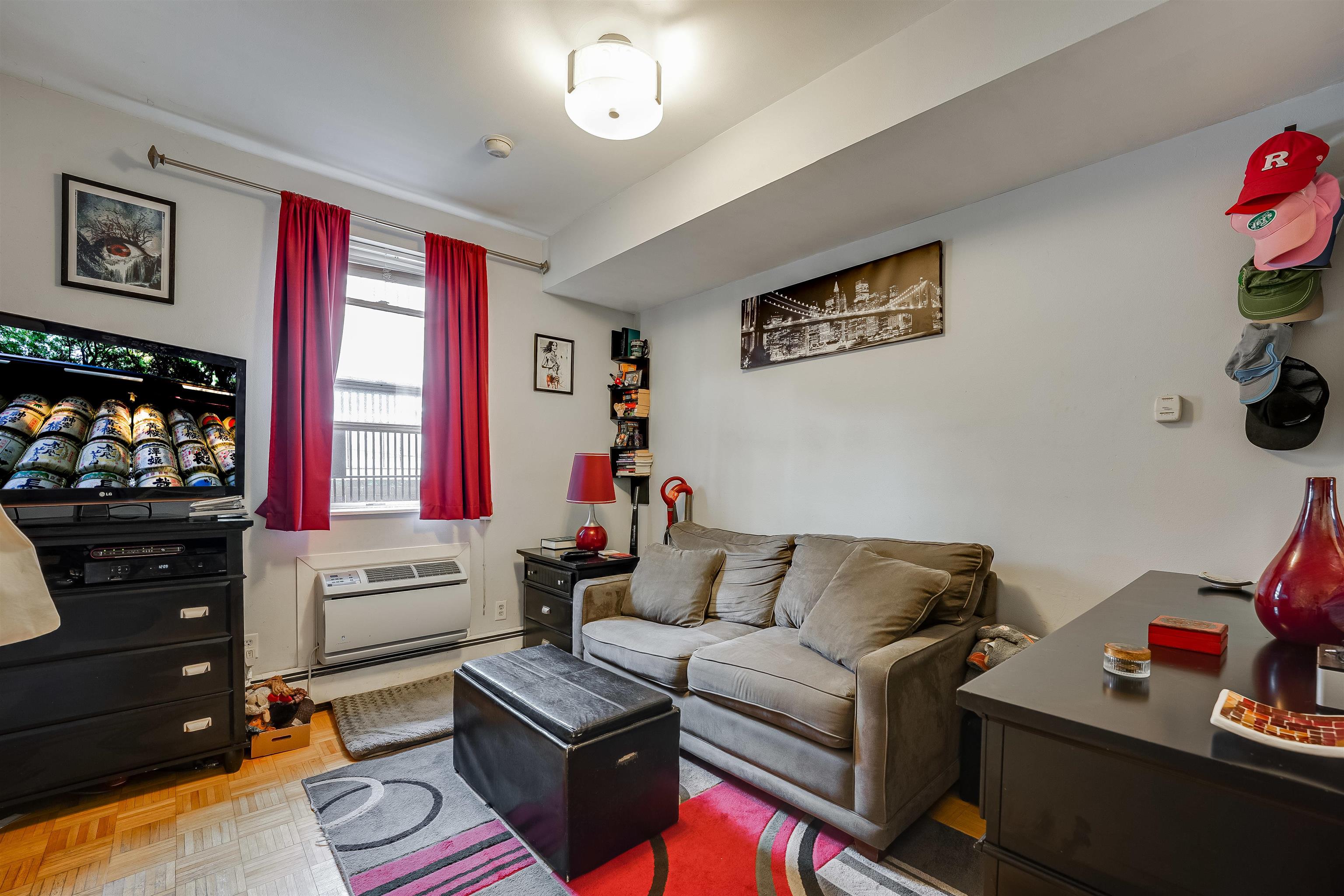 165 7TH ST Unit 2E