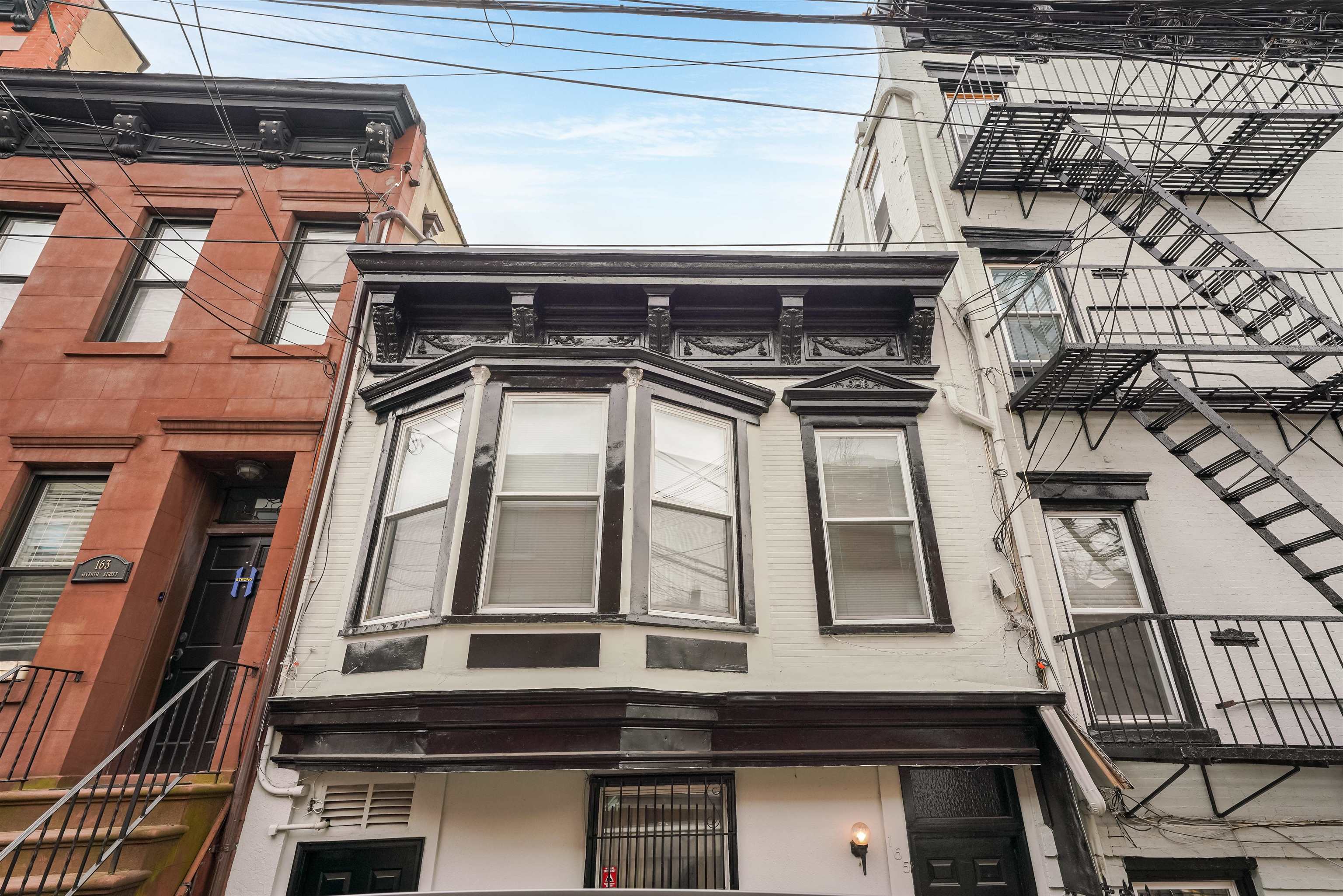 165 7TH ST Unit 2E
