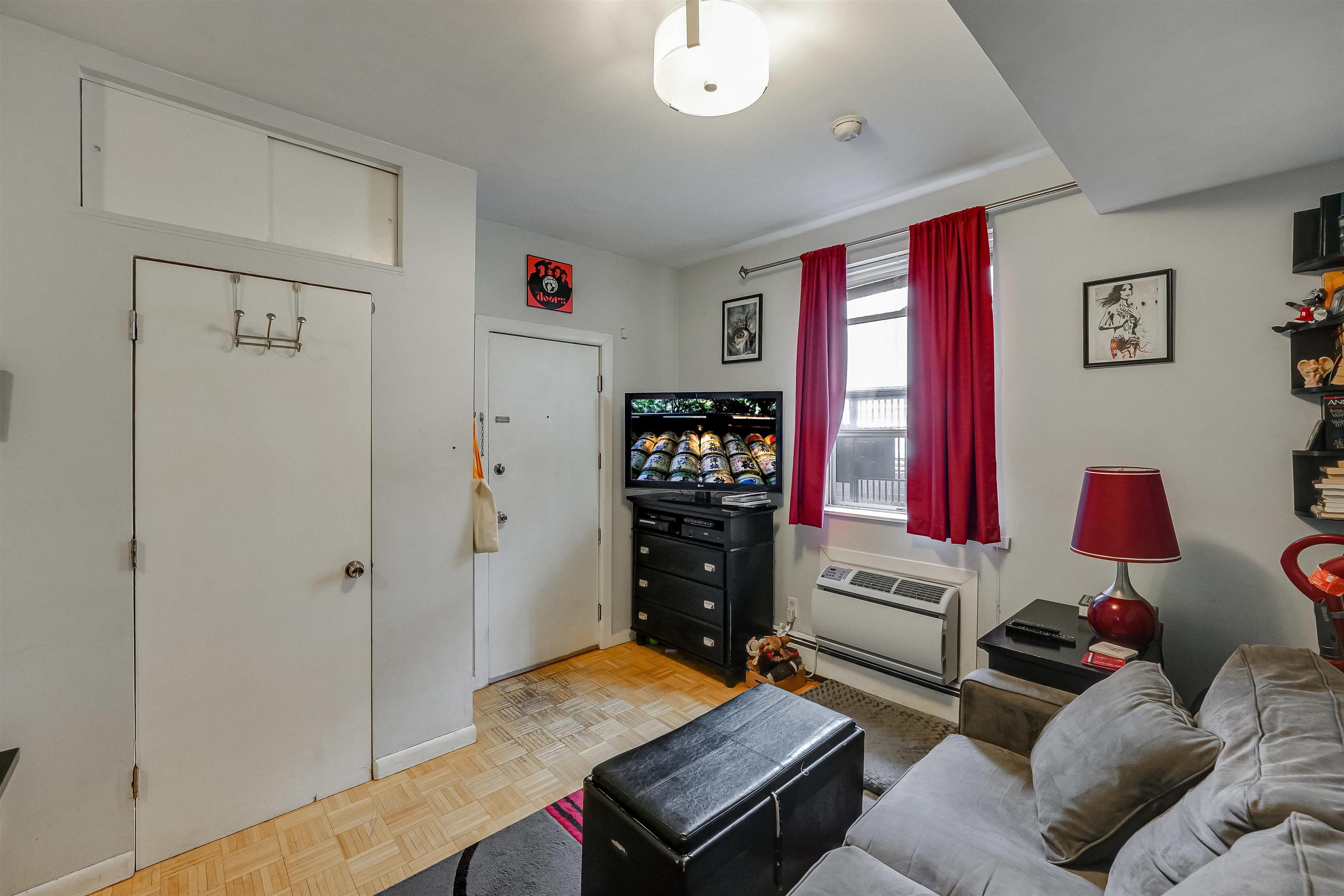 165 7TH ST Unit 2E