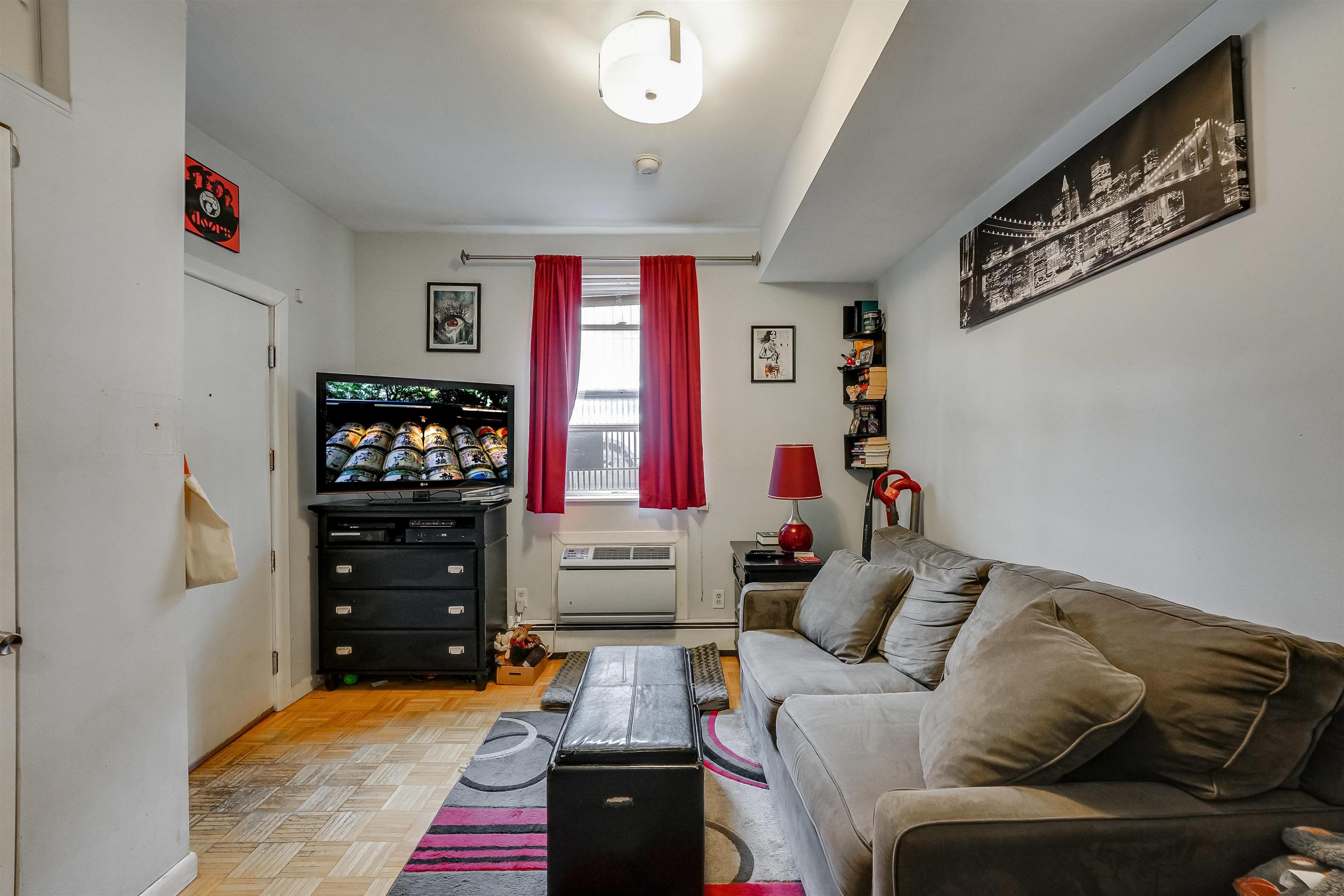 165 7TH ST Unit 2E